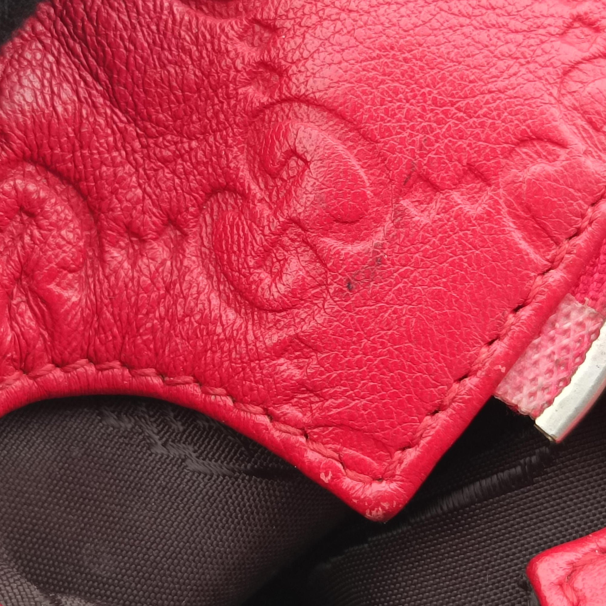 Vintage Gucci Guccissima GG Imprime Red Leather 211137 handbag | stylenewstar
