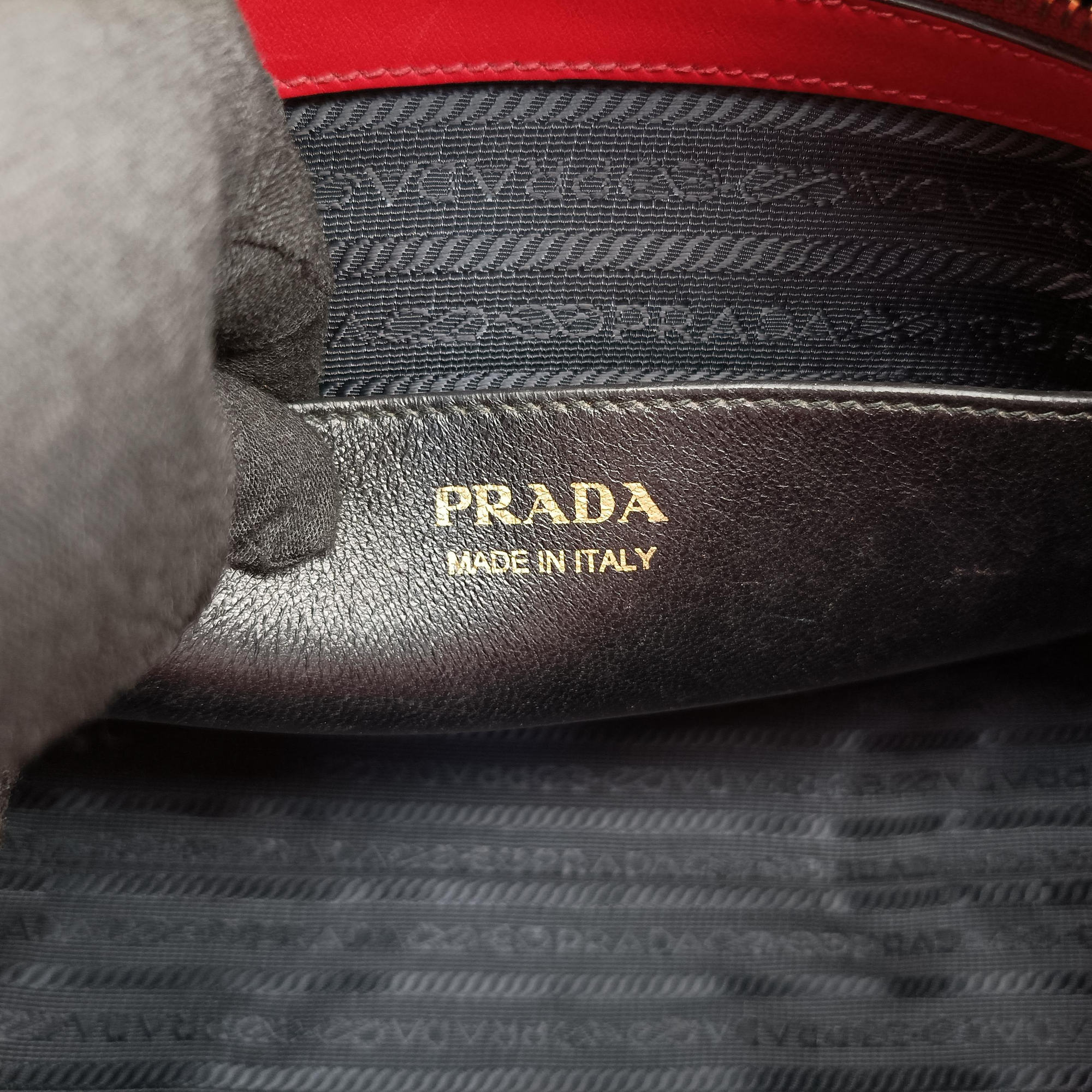 Pre-owned Prada Esplanade Red SAFFIANO Leather 1BA046 handbag | stylenewstar