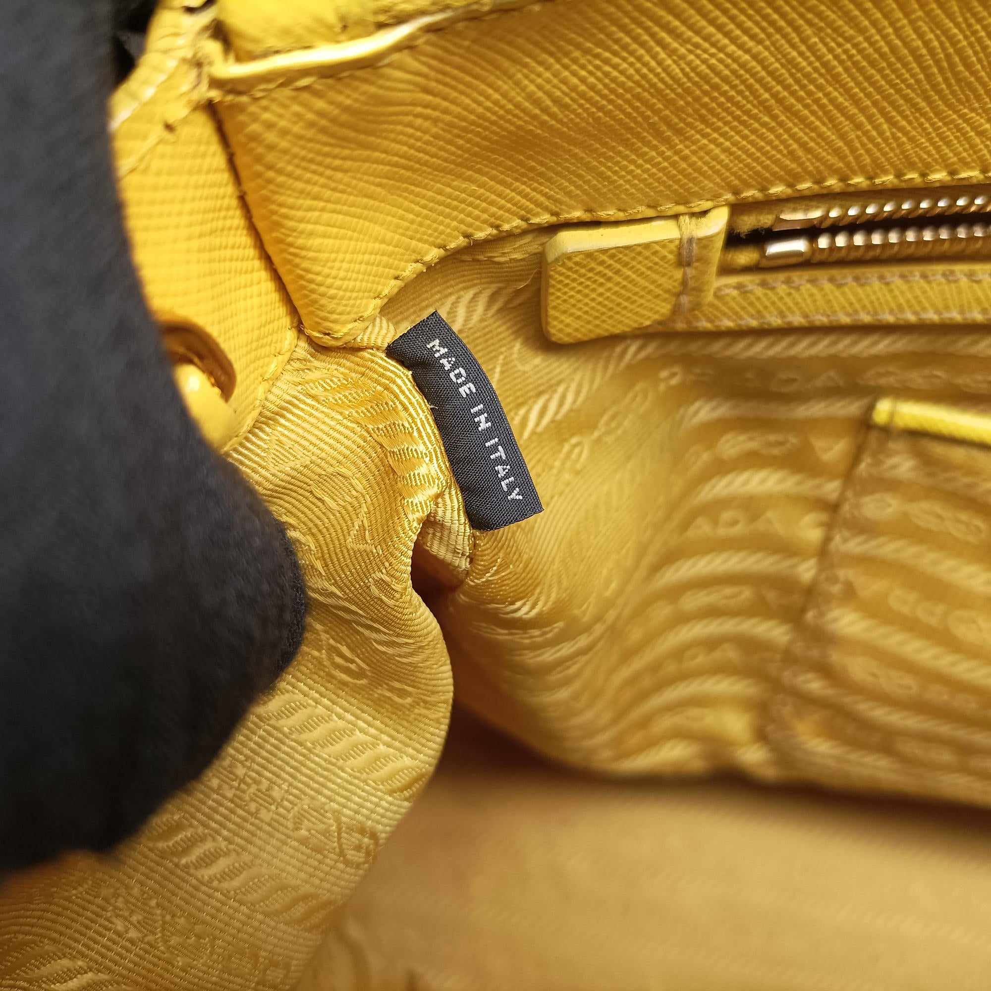 Pre-owned Prada Galleria Yellow SAFFIANO Leather BN2274 shoulderbag | stylenewstar