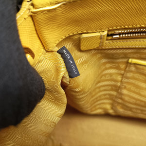 Pre-owned Prada Galleria Yellow SAFFIANO Leather BN2274 shoulderbag | stylenewstar