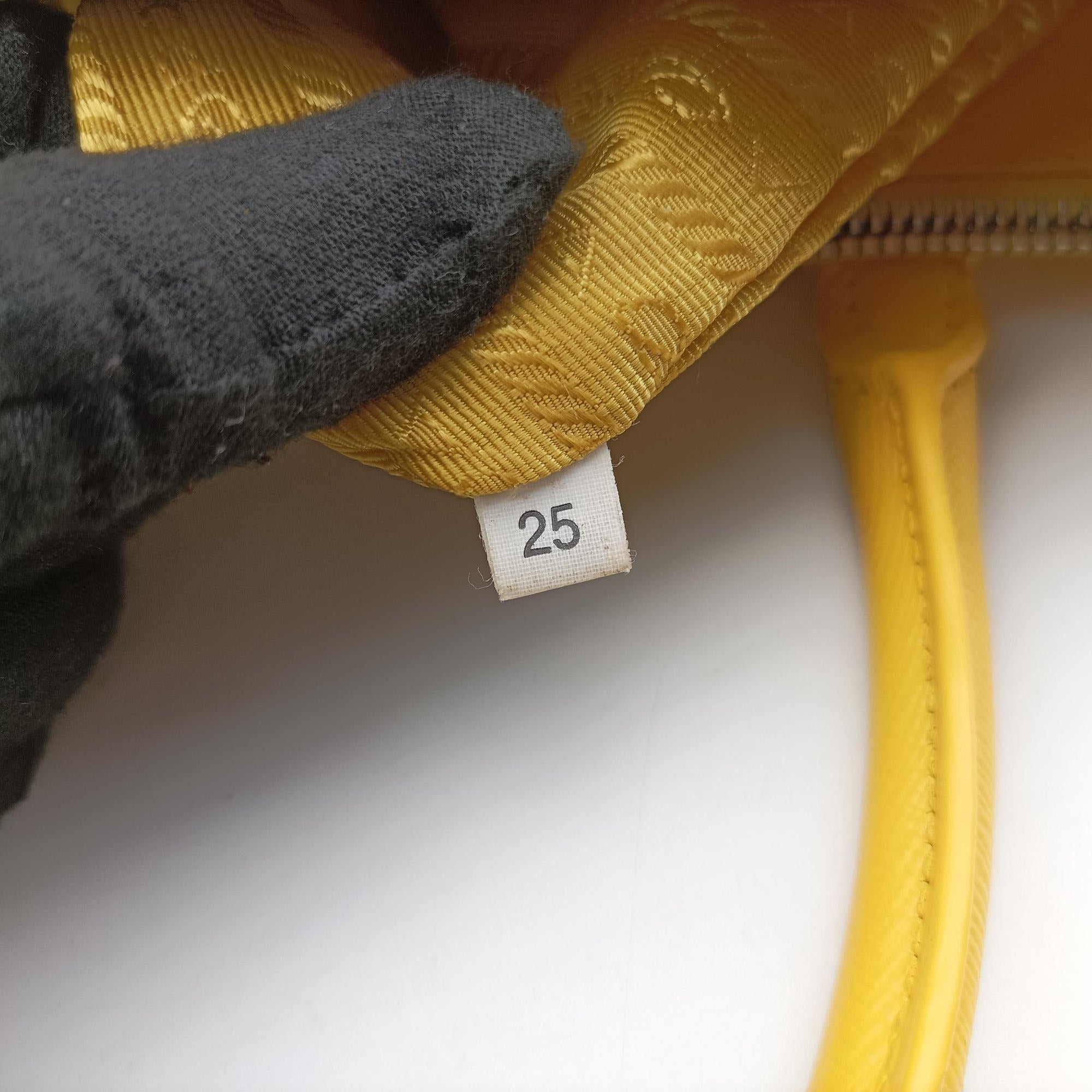 Pre-owned Prada Galleria Yellow SAFFIANO Leather BN2274 shoulderbag | stylenewstar