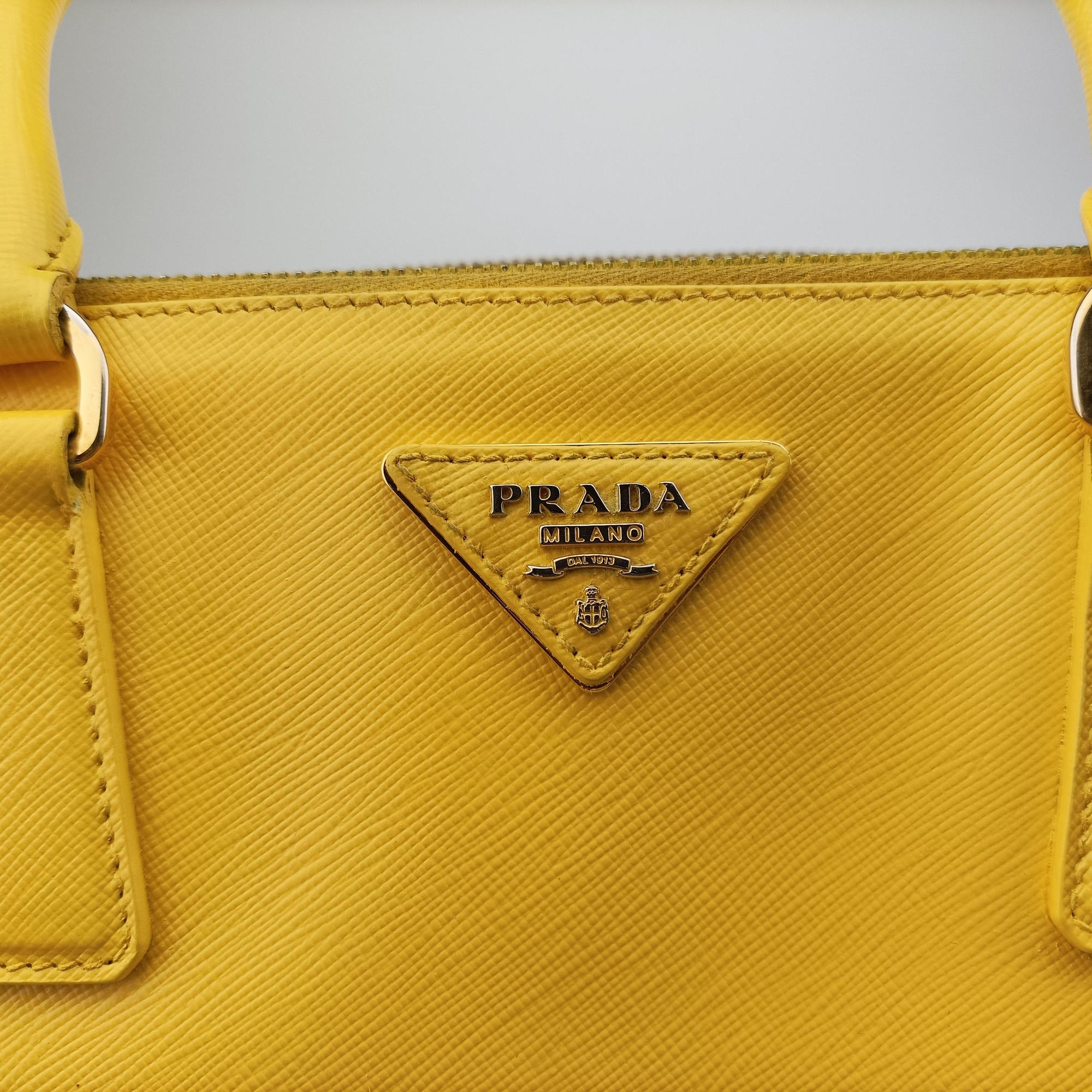 Pre-owned Prada Galleria Yellow SAFFIANO Leather BN2274 shoulderbag | stylenewstar