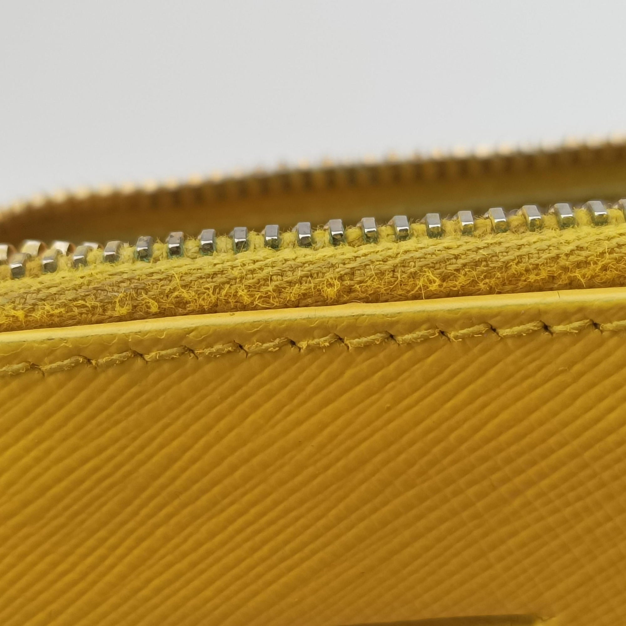 Pre-owned Prada Galleria Yellow SAFFIANO Leather BN2274 shoulderbag | stylenewstar