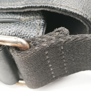 Pre-owned Louis Vuitton District MM Black Damier GRAPHITE N41272 shoulderbag | stylenewstar