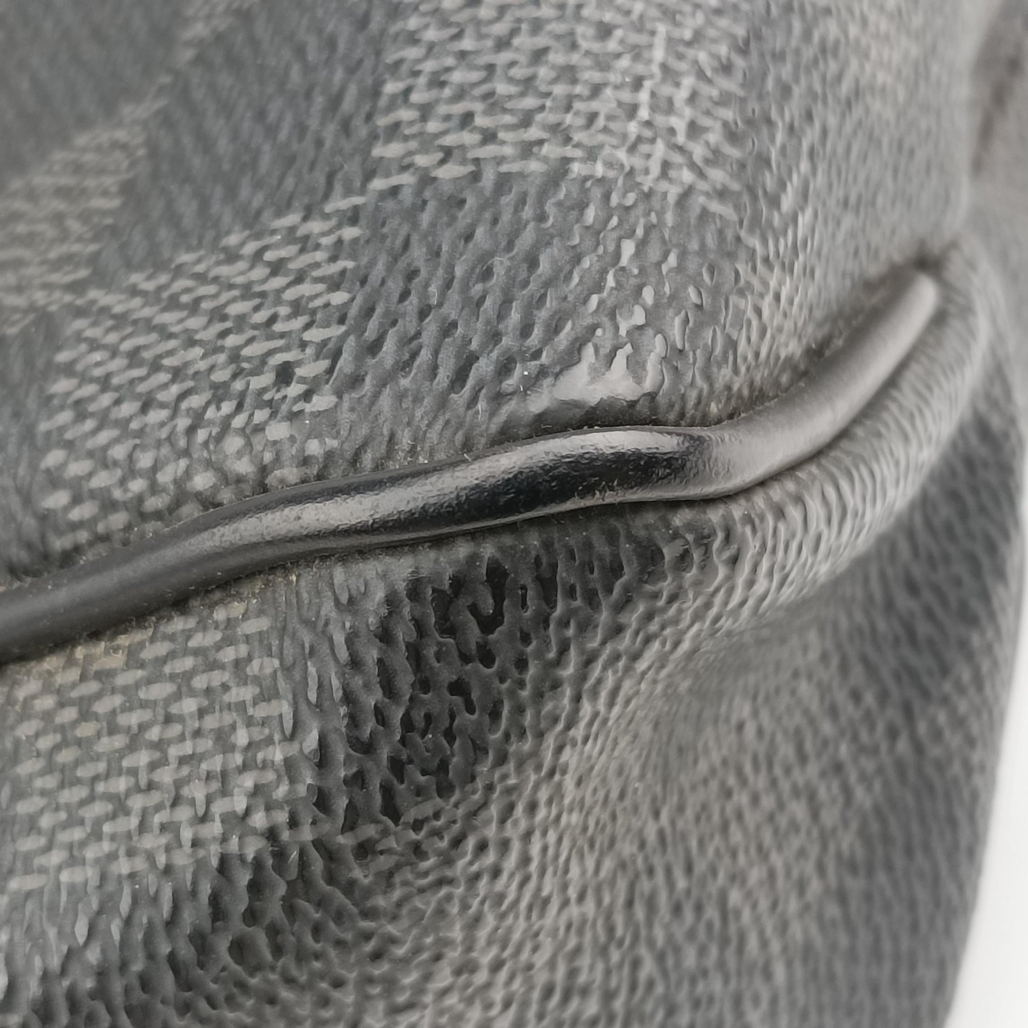 Pre-owned Louis Vuitton District MM Black Damier GRAPHITE N41272 shoulderbag | stylenewstar