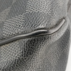 Pre-owned Louis Vuitton District MM Black Damier GRAPHITE N41272 shoulderbag | stylenewstar