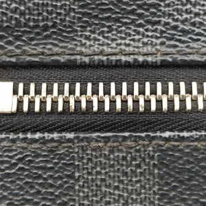 Pre-owned Louis Vuitton District MM Black Damier GRAPHITE N41272 shoulderbag | stylenewstar