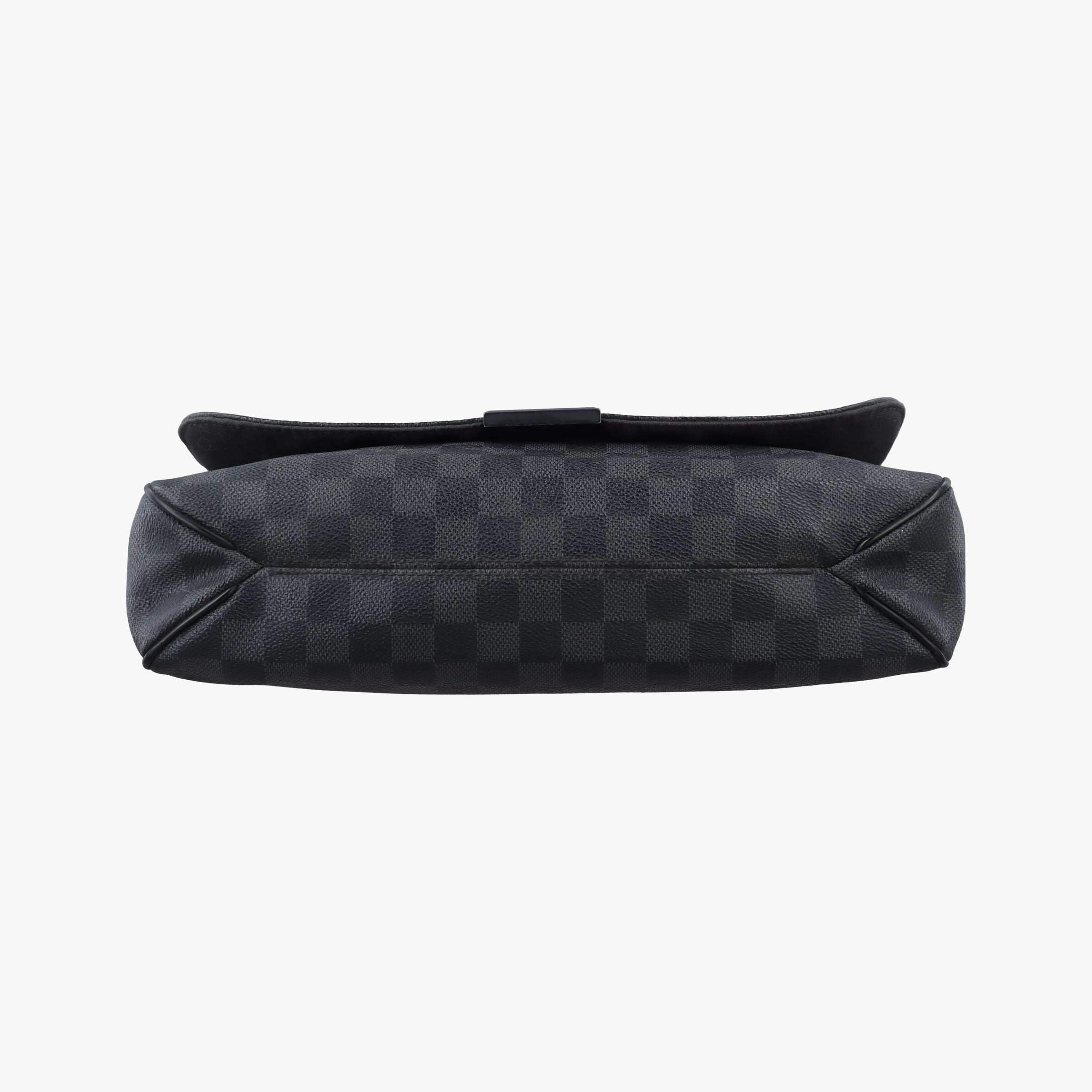Pre-owned Louis Vuitton District MM Black Damier GRAPHITE N41272 shoulderbag | stylenewstar