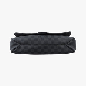 Pre-owned Louis Vuitton District MM Black Damier GRAPHITE N41272 shoulderbag | stylenewstar