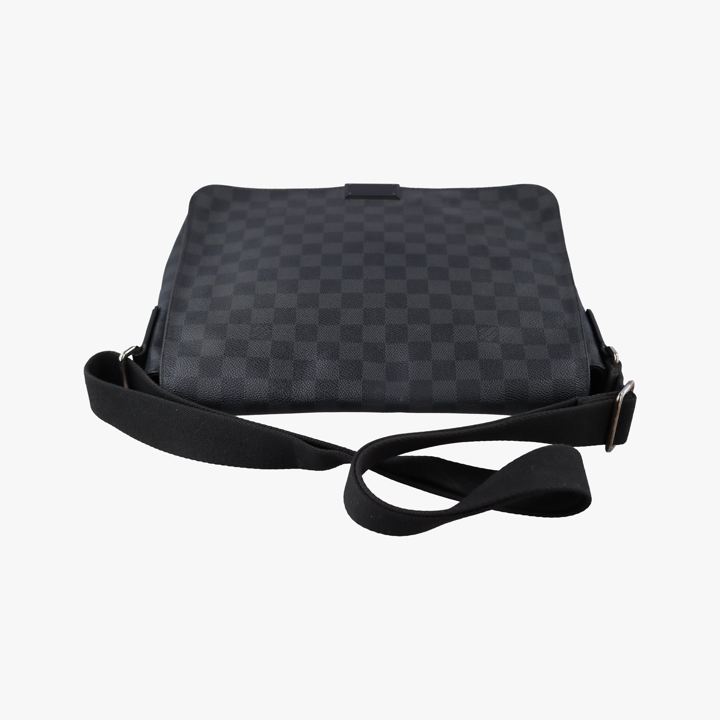 Pre-owned Louis Vuitton District MM Black Damier GRAPHITE N41272 shoulderbag | stylenewstar