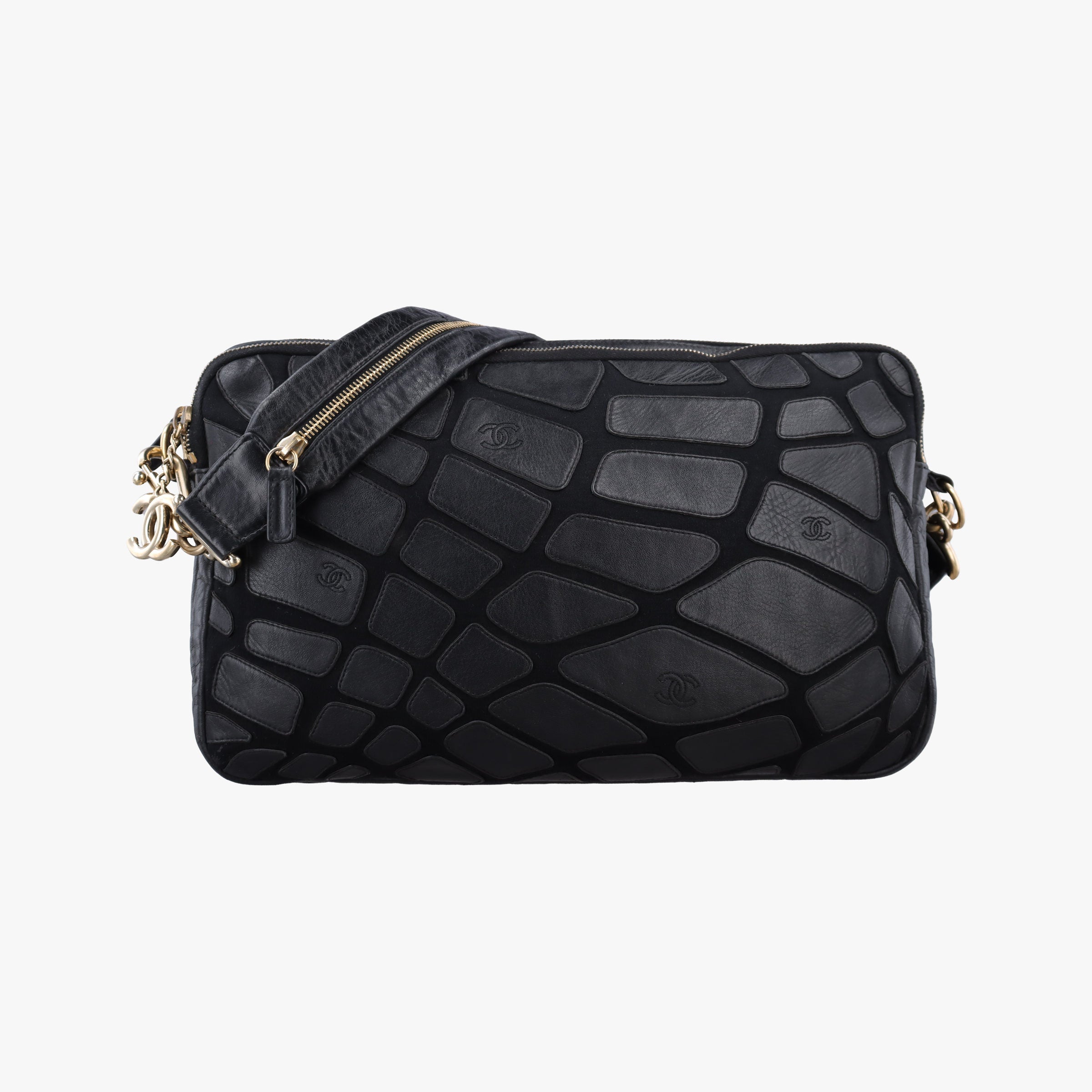 Pre-owned Chanel Scales Black Leather A39807 shoulderbag | stylenewstar