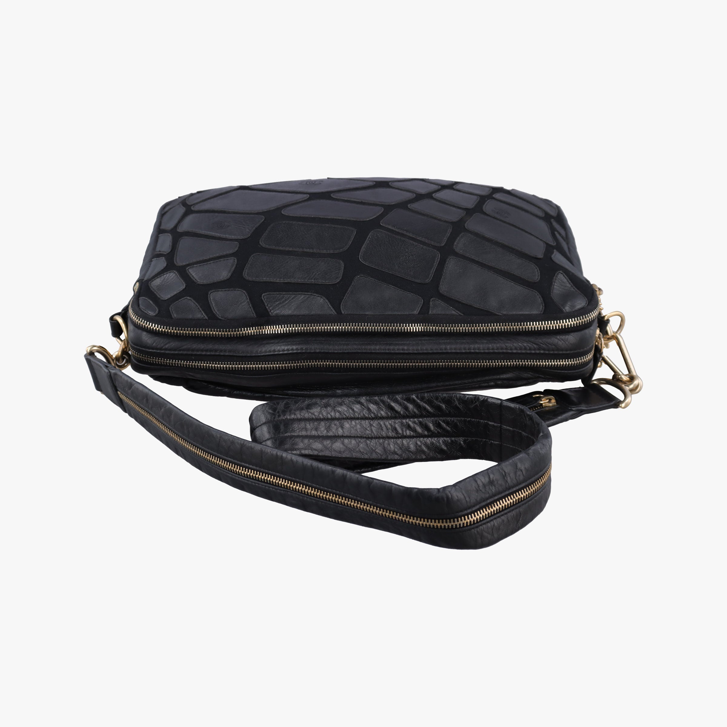 Pre-owned Chanel Scales Black Leather A39807 shoulderbag | stylenewstar