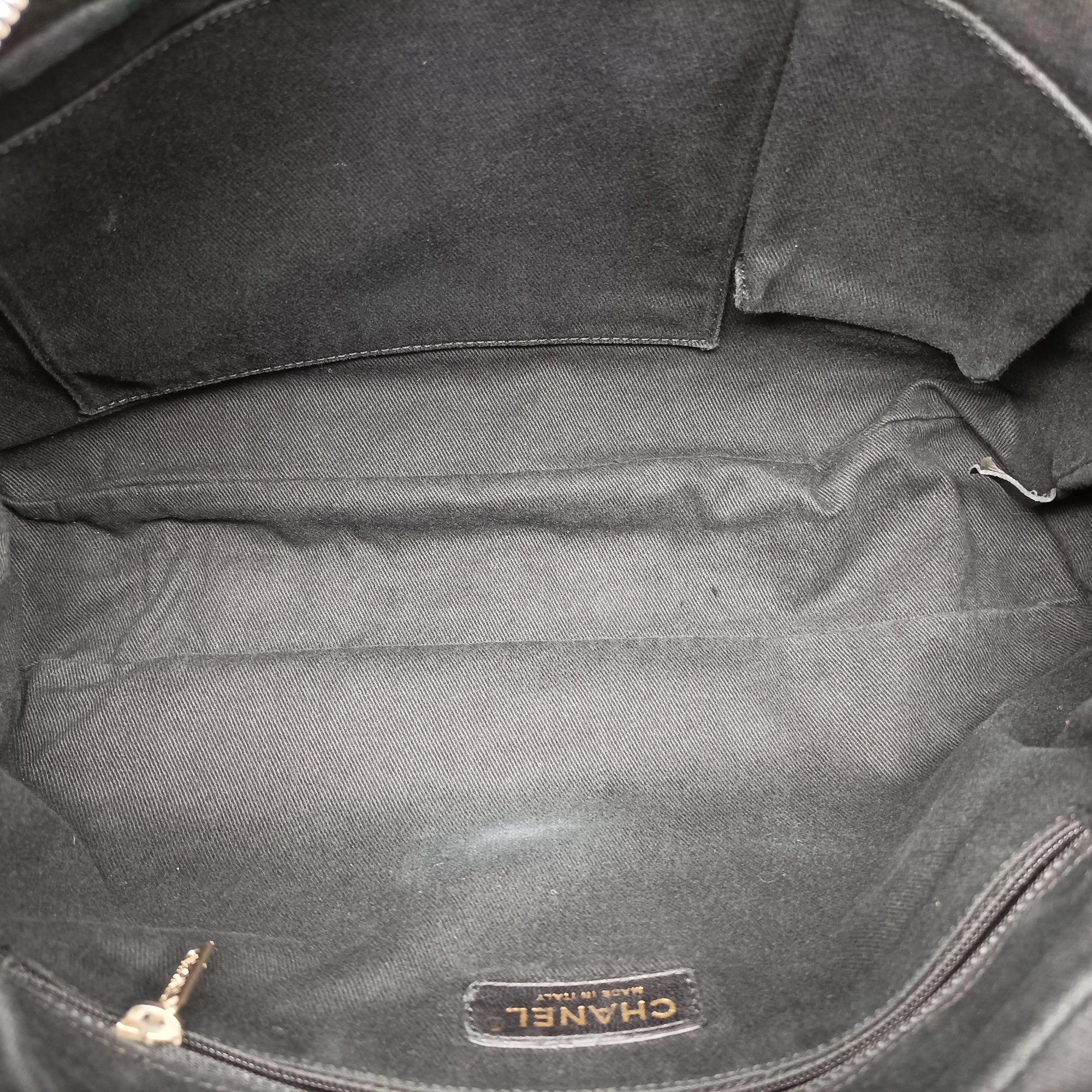 Pre-owned Chanel Scales Black Leather A39807 shoulderbag | stylenewstar
