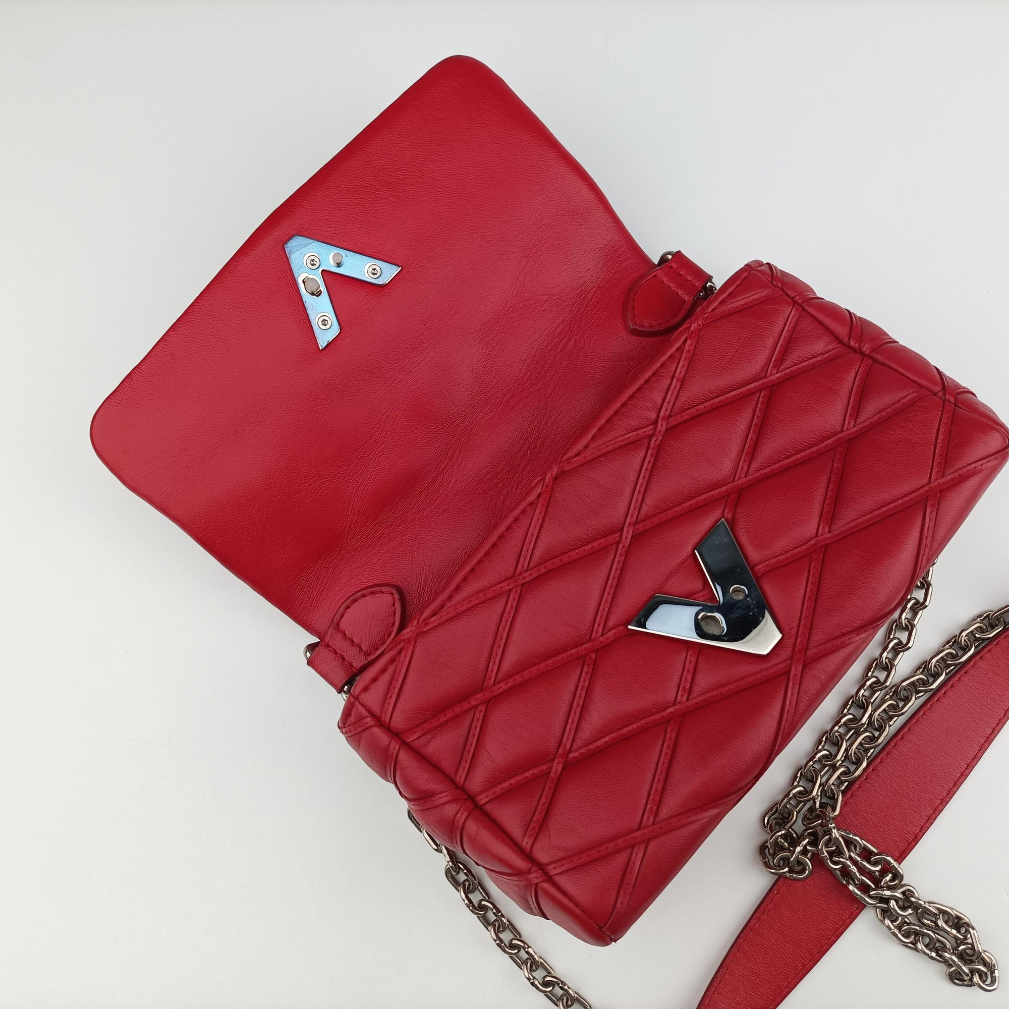 Pre-owned Louis Vuitton GO-14MINI red Leather M51000 shoulderbag | stylenewstar