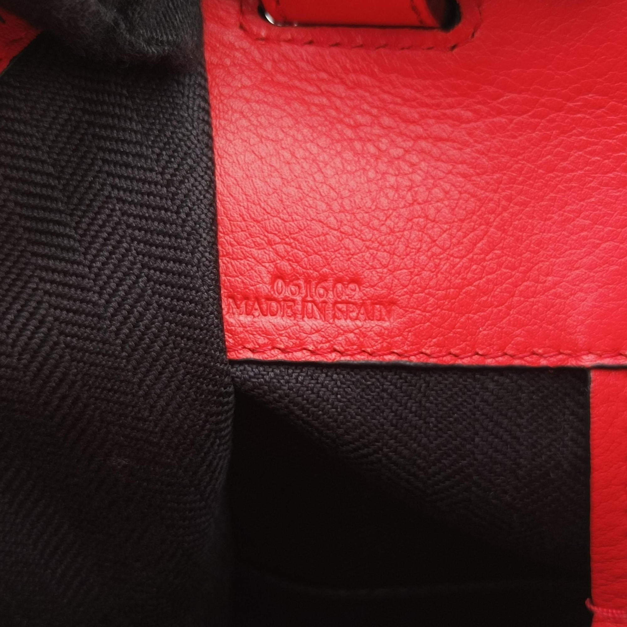 Vintage Loewe Hammock Medium Red Leather  shoulderbag | stylenewstar