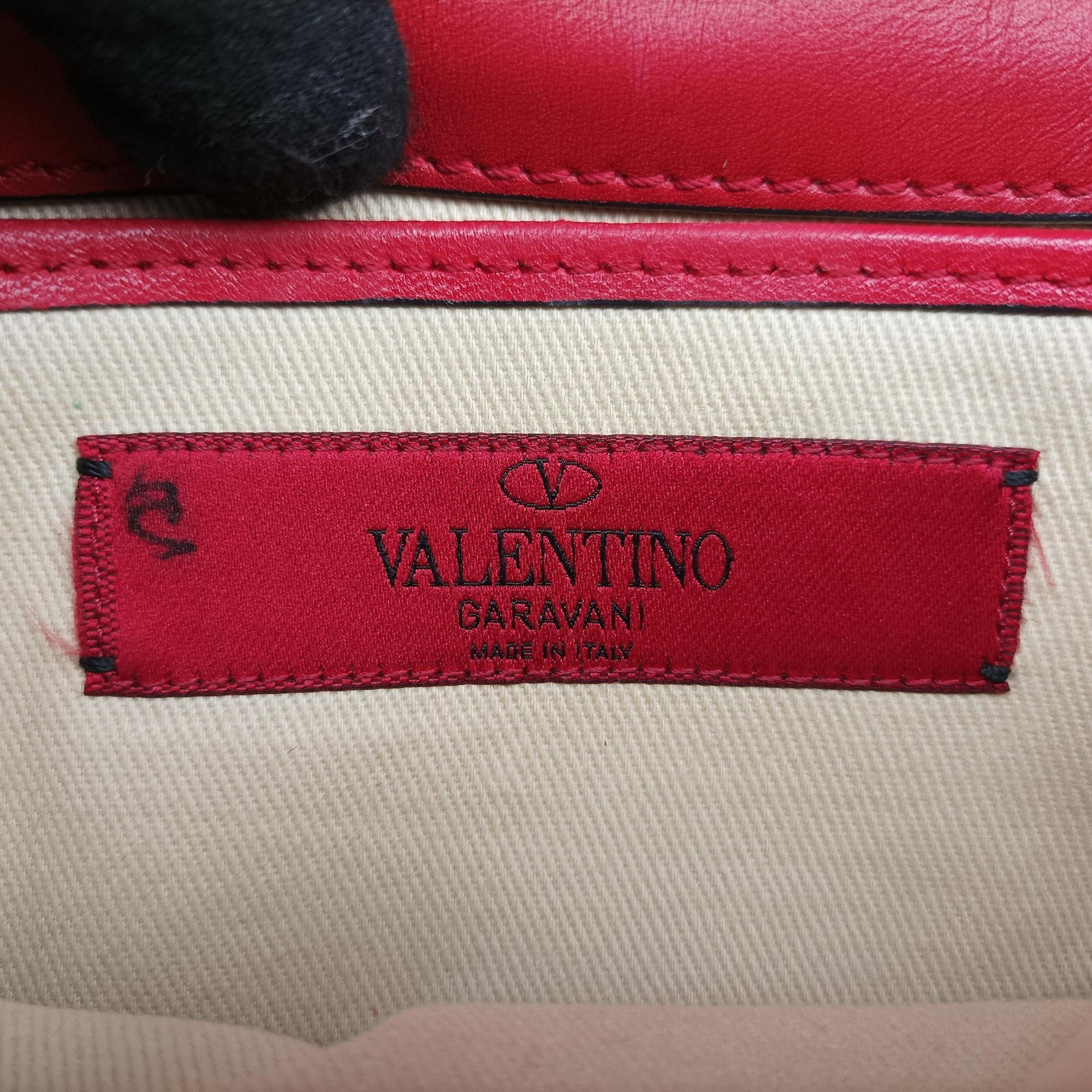 Secondhand Valentino Rockstud VA VA VOOM Red Leather  shoulderbag | stylenewstar