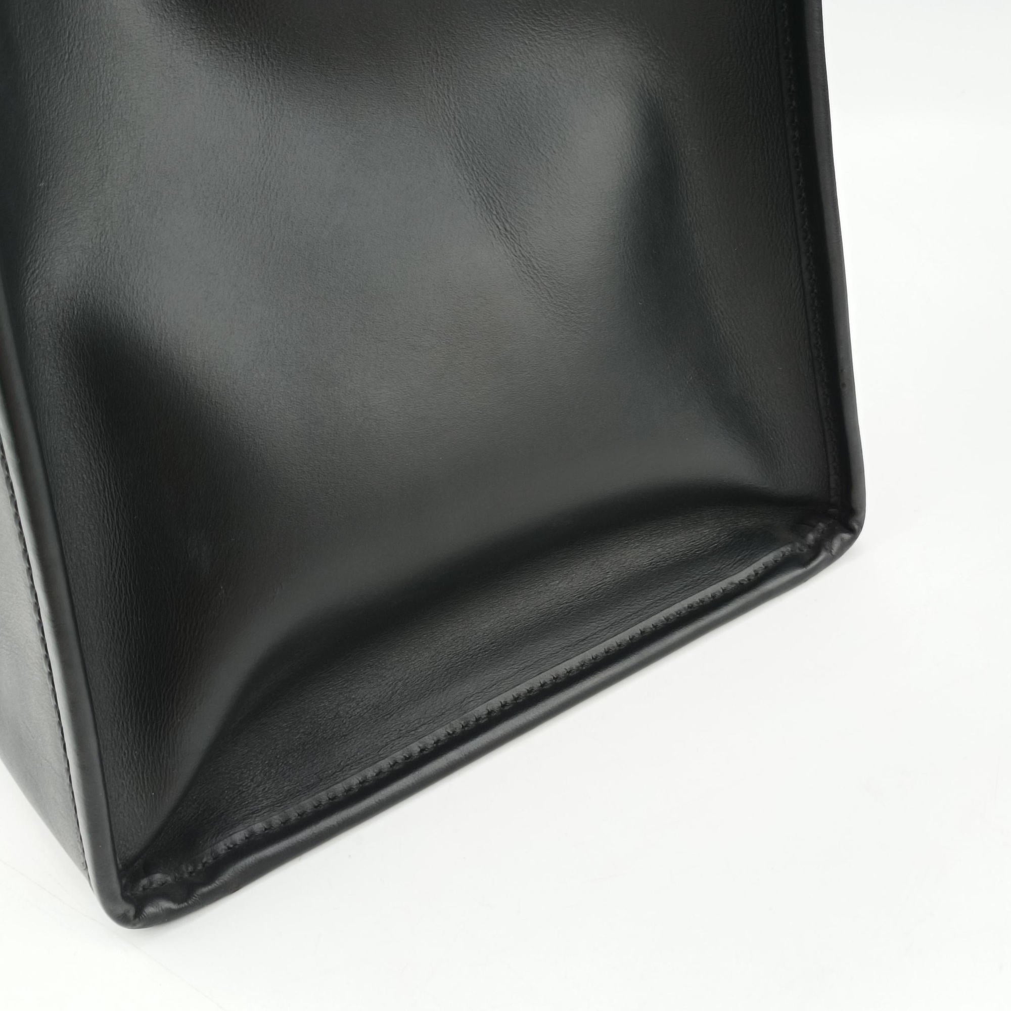 Vintage Fendi Sunshine Black Leather 8BH372 shoulderbag | stylenewstar