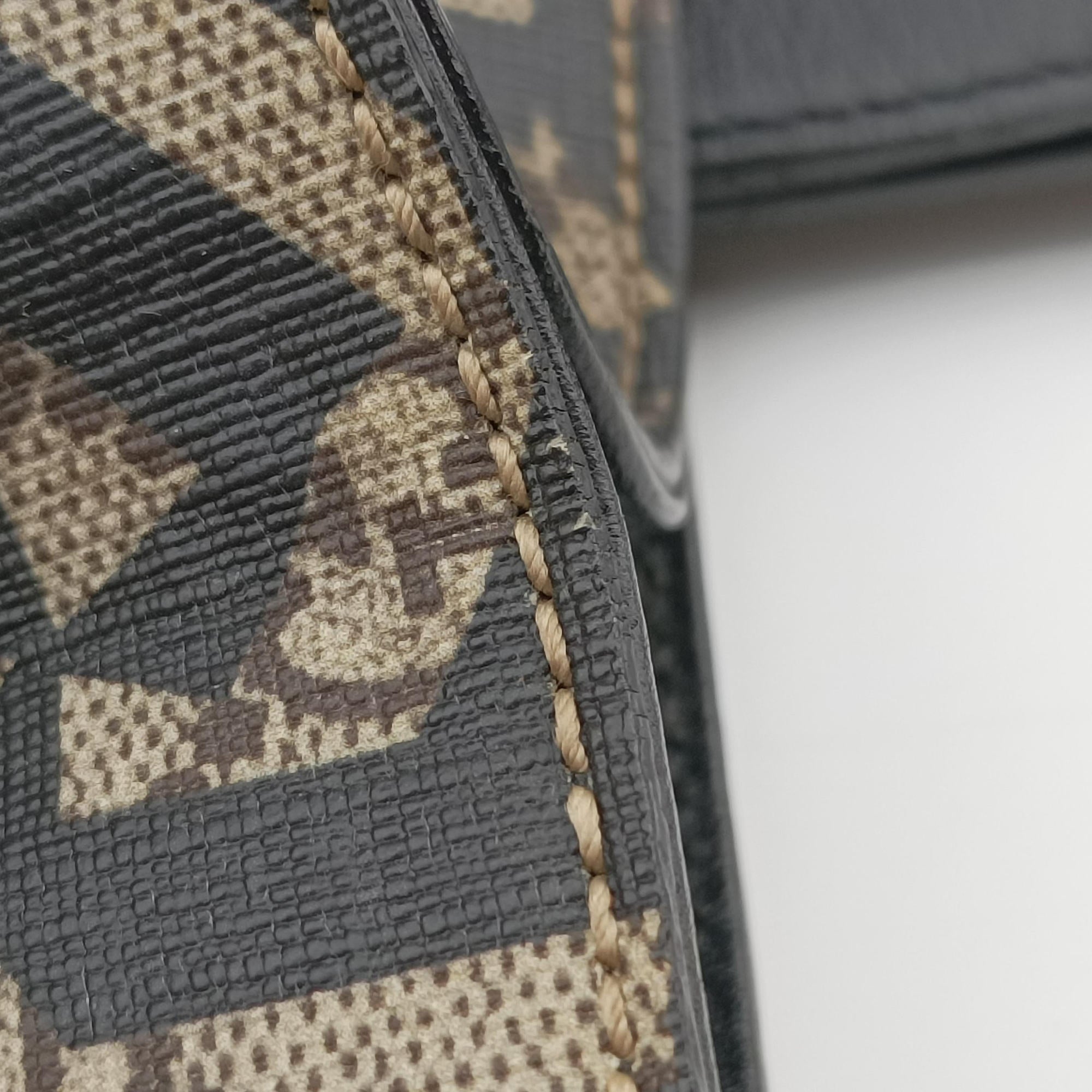 Pre-owned Gucci GG Supreme Bee Multicolour PVC coated canvas 450950 handbag | stylenewstar