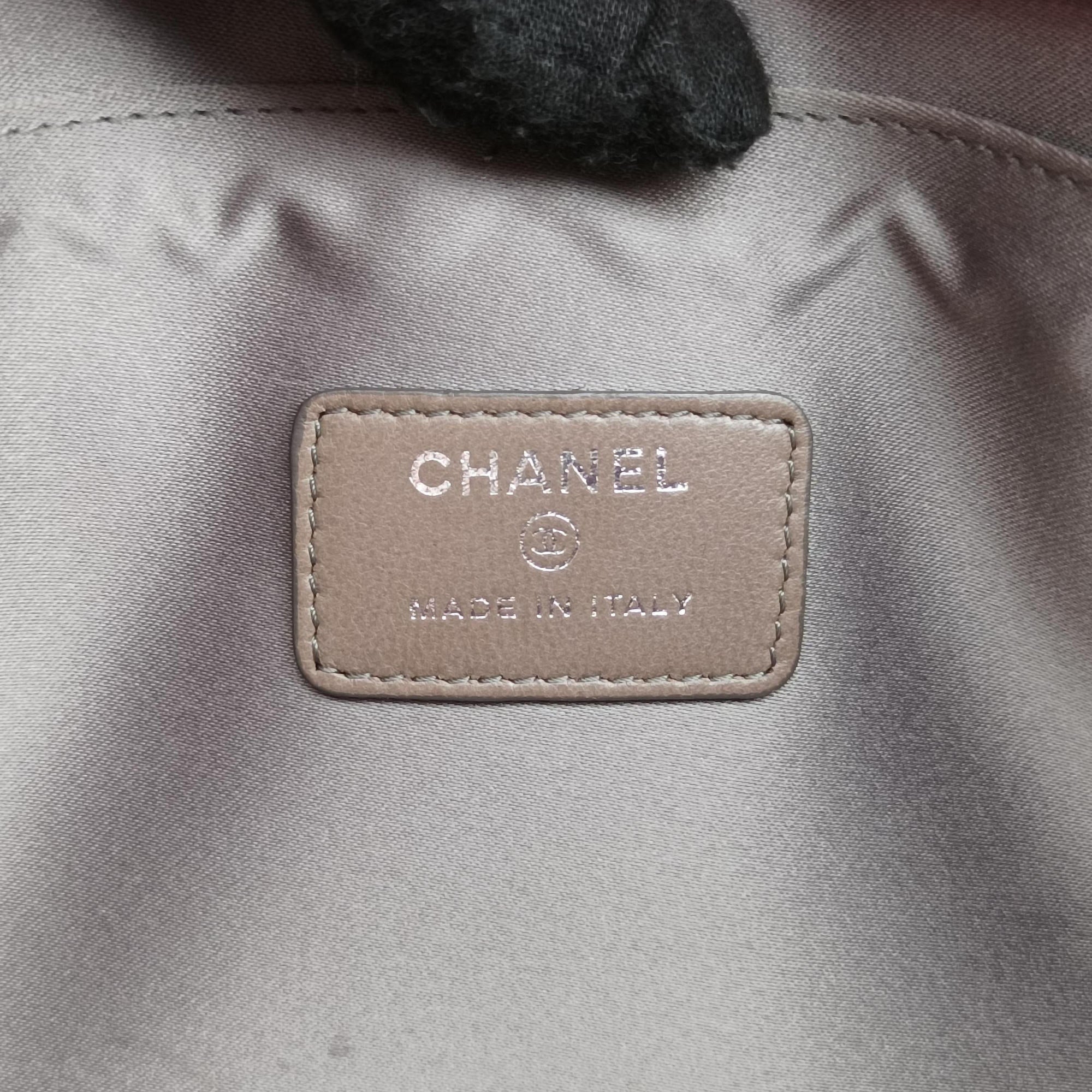 Secondhand Chanel Iconic Matelasse Pink Patent Leather A37156 shoulderbag | stylenewstar