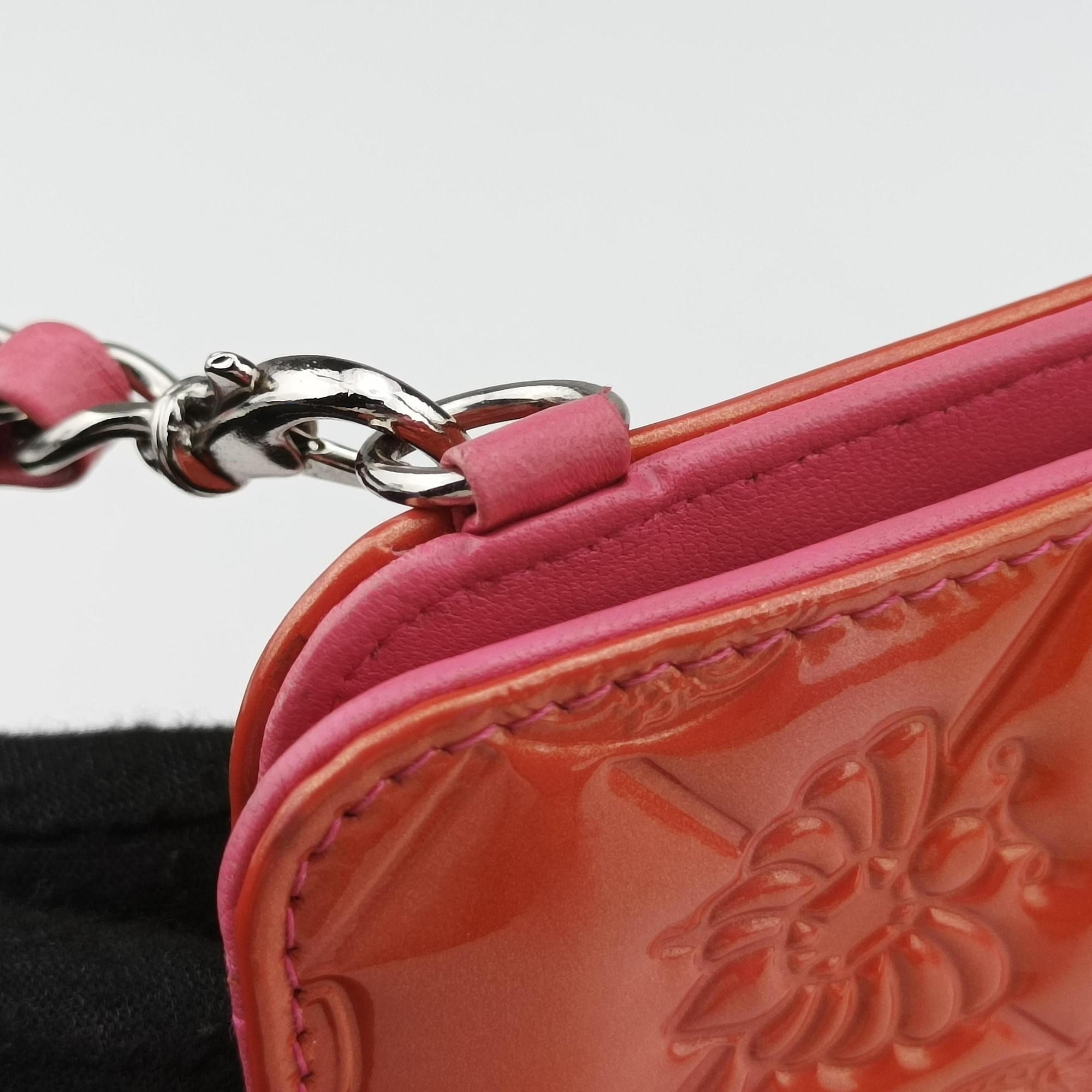 Secondhand Chanel Iconic Matelasse Pink Patent Leather A37156 shoulderbag | stylenewstar