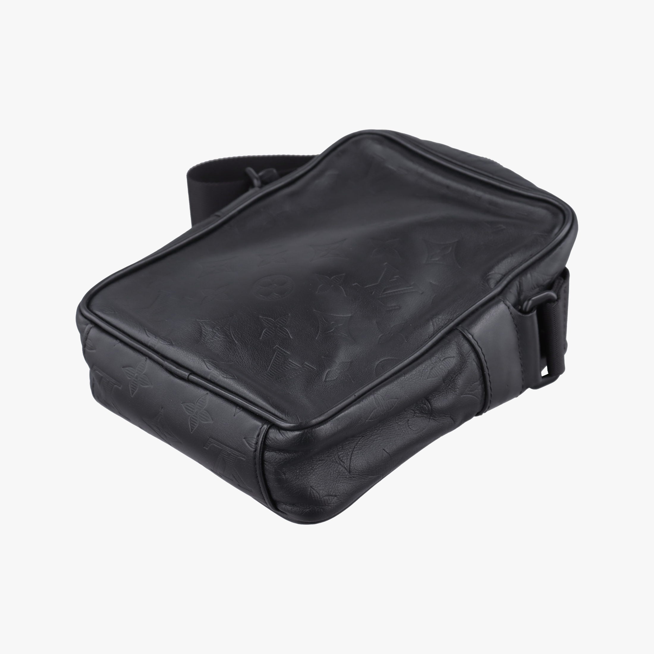 Pre-owned Louis Vuitton Danube PM Noir Monogram Shadow M43681 shoulderbag | stylenewstar