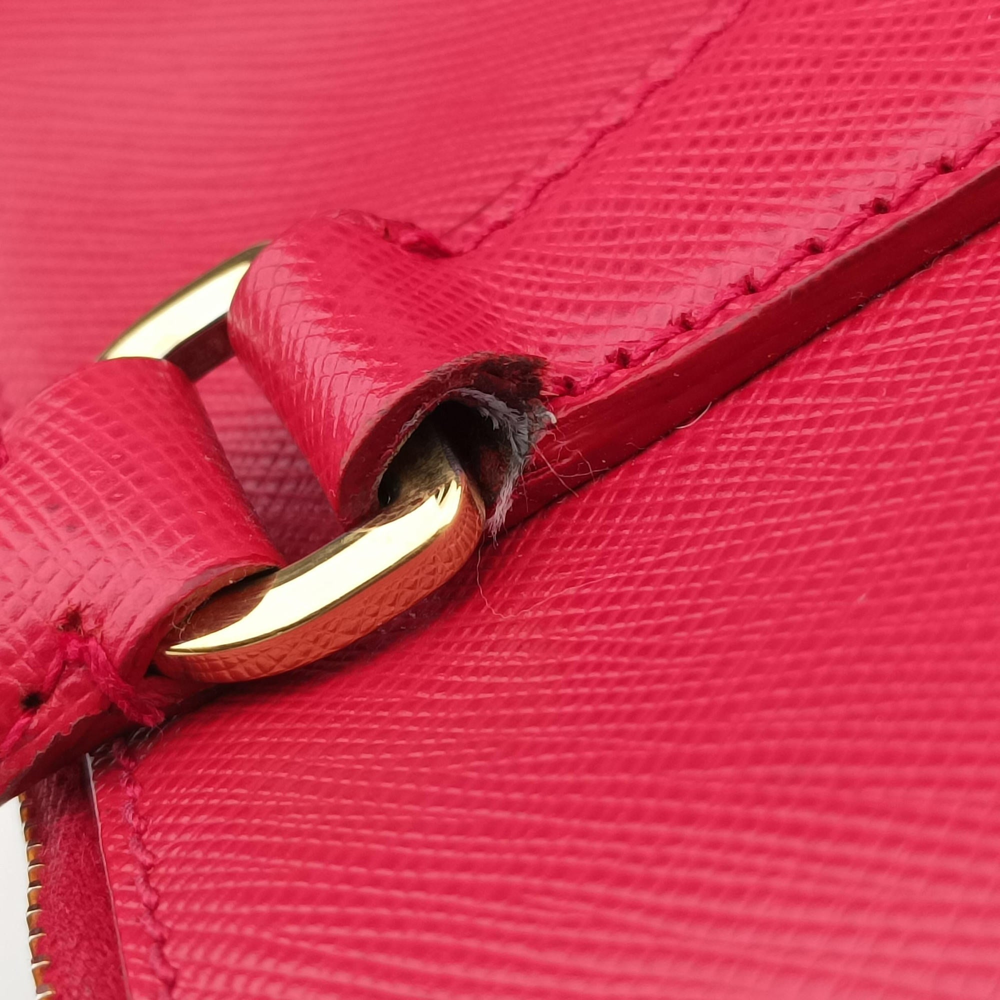 Pre-owned Prada Galleria Red SAFFIANO Leather BN1786 shoulderbag | stylenewstar