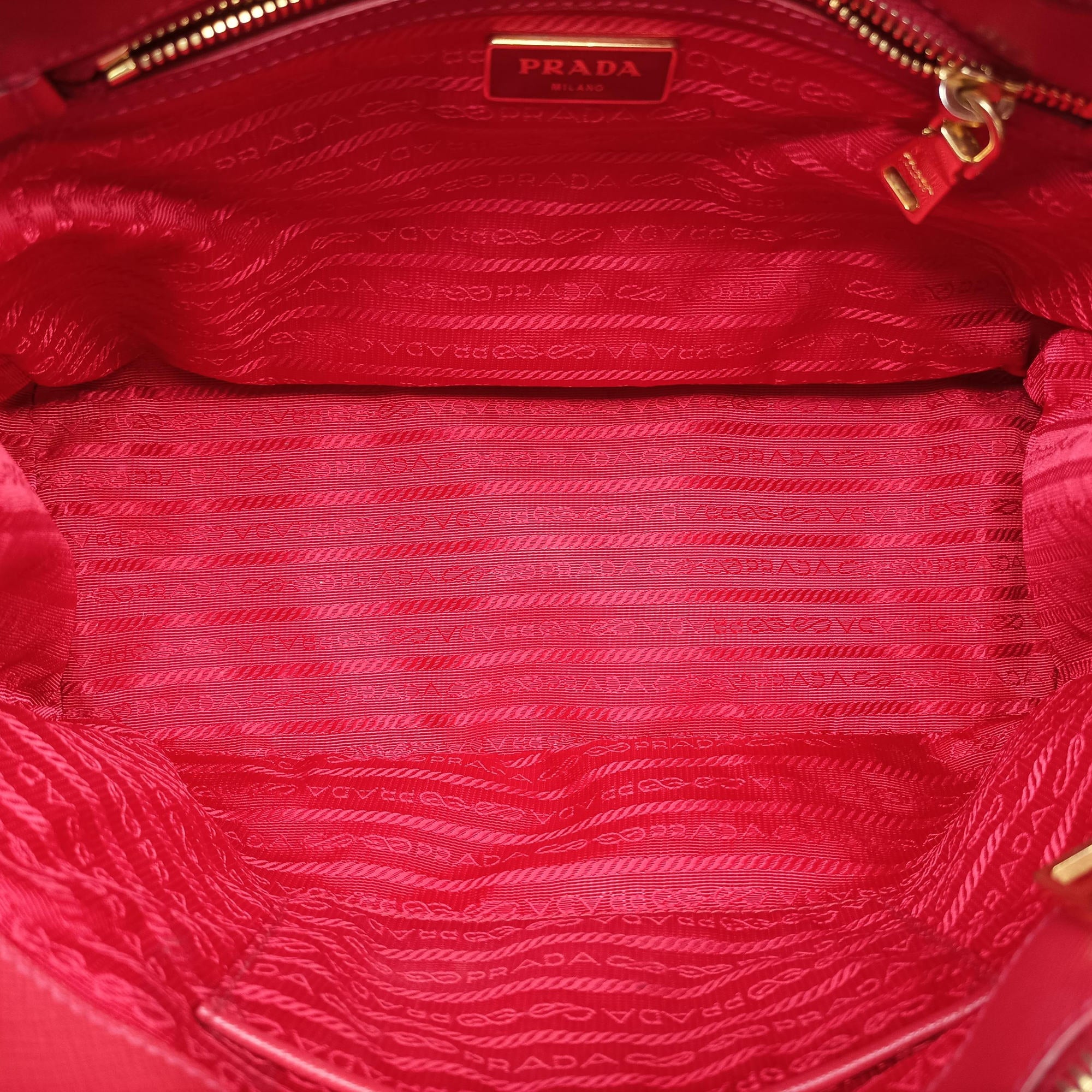 Pre-owned Prada Galleria Red SAFFIANO Leather BN1786 shoulderbag | stylenewstar