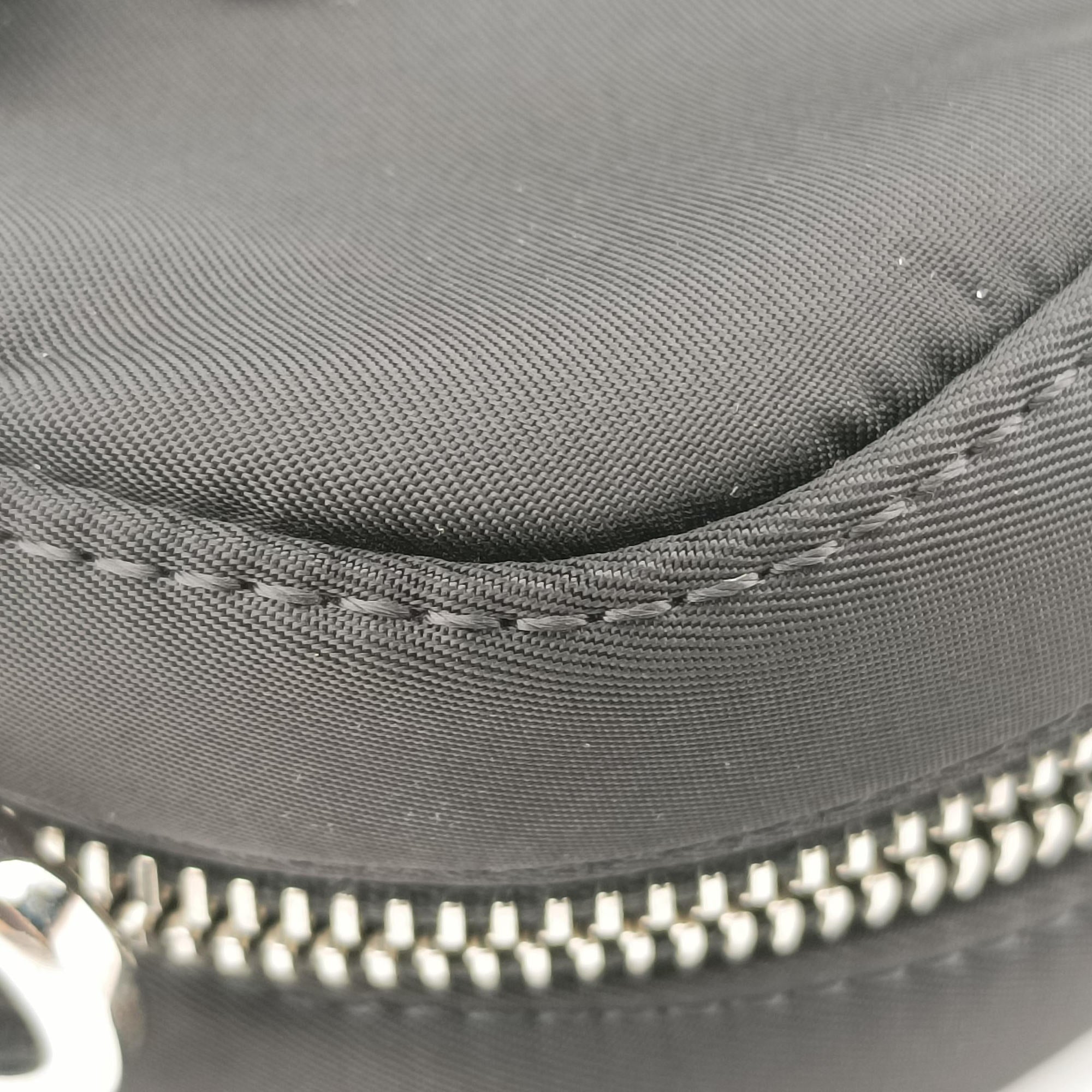 Pre-owned Valentino VLogo Black Nylon × Calfskin Leather  shoulderbag | stylenewstar