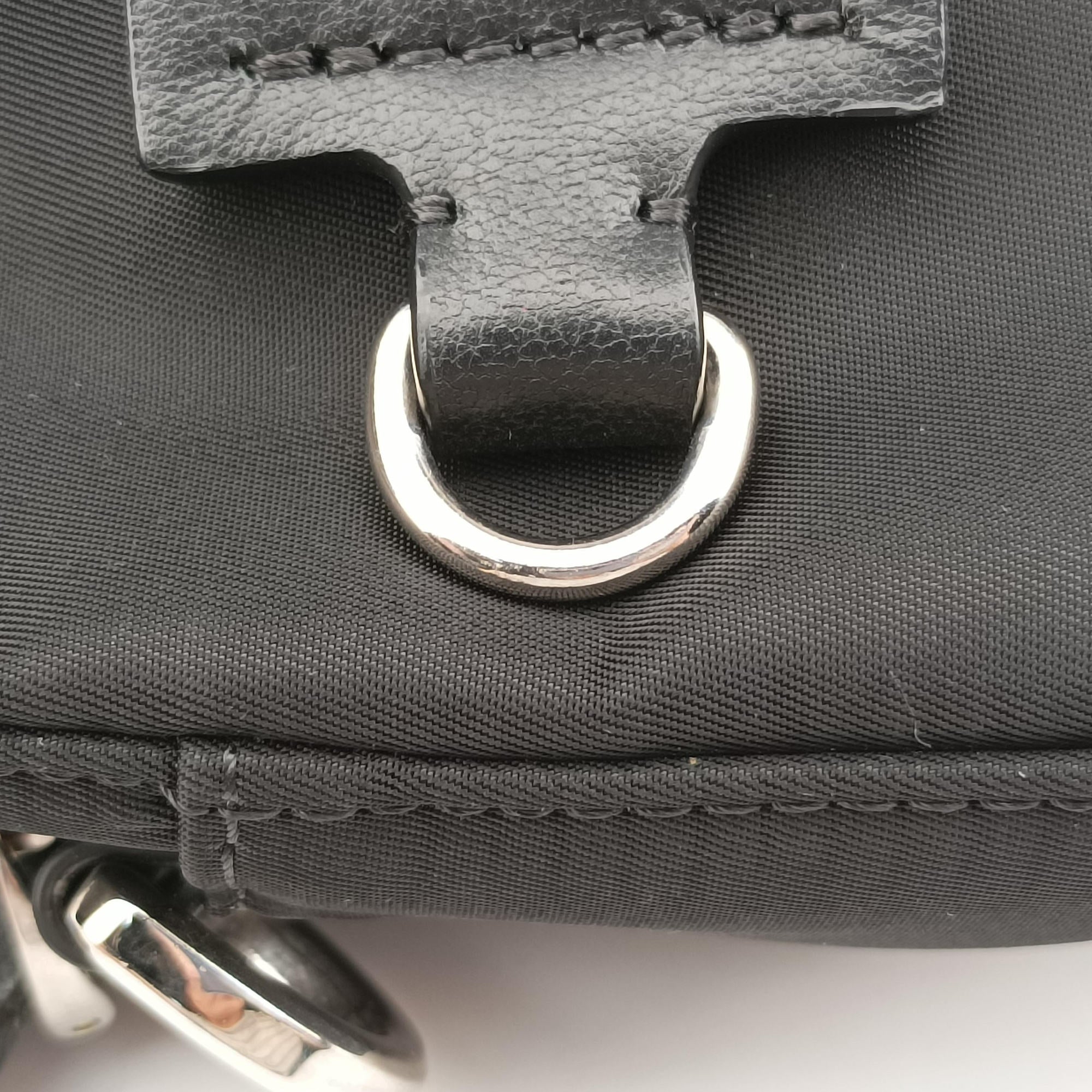 Pre-owned Valentino VLogo Black Nylon × Calfskin Leather  shoulderbag | stylenewstar