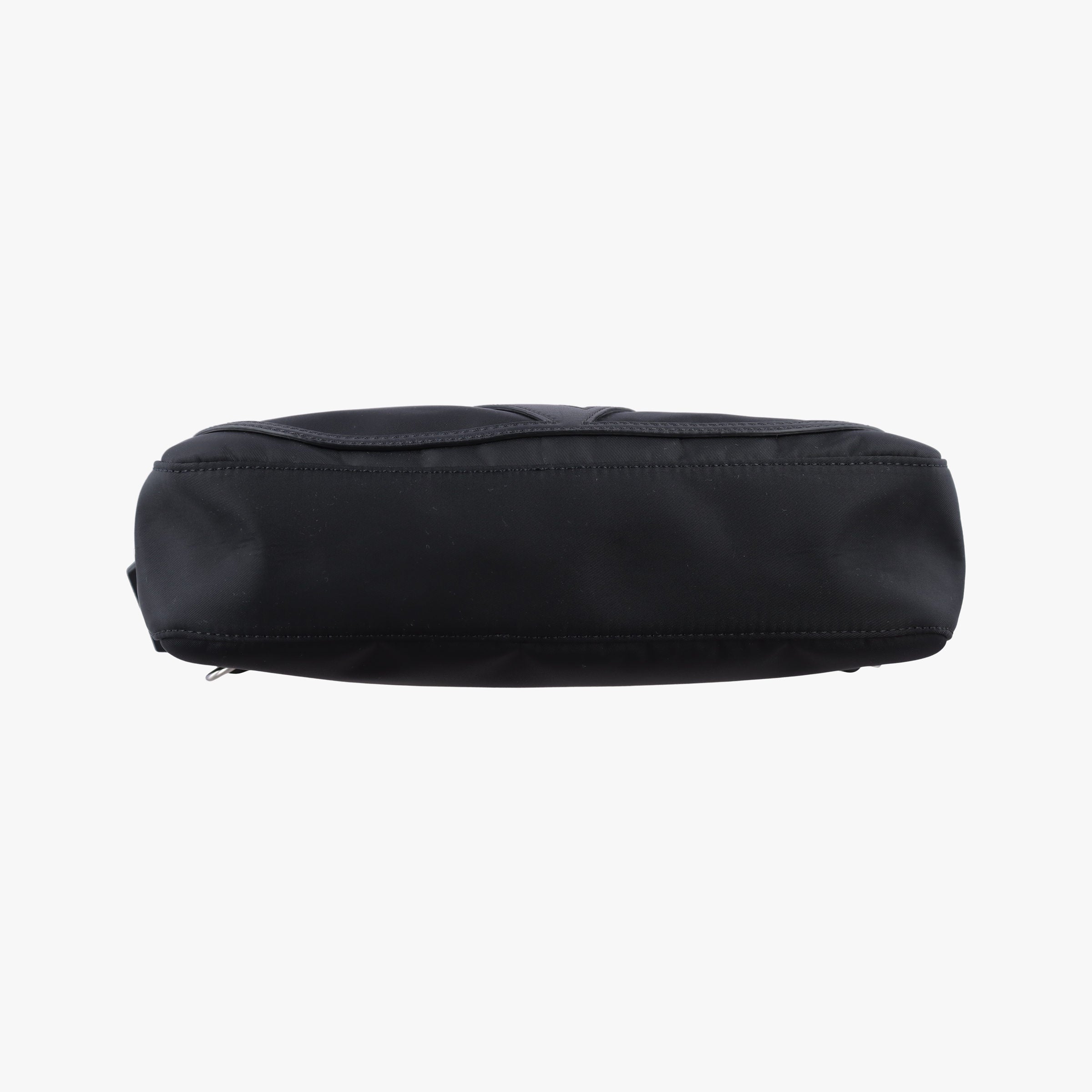 Pre-owned Valentino VLogo Black Nylon × Calfskin Leather  shoulderbag | stylenewstar