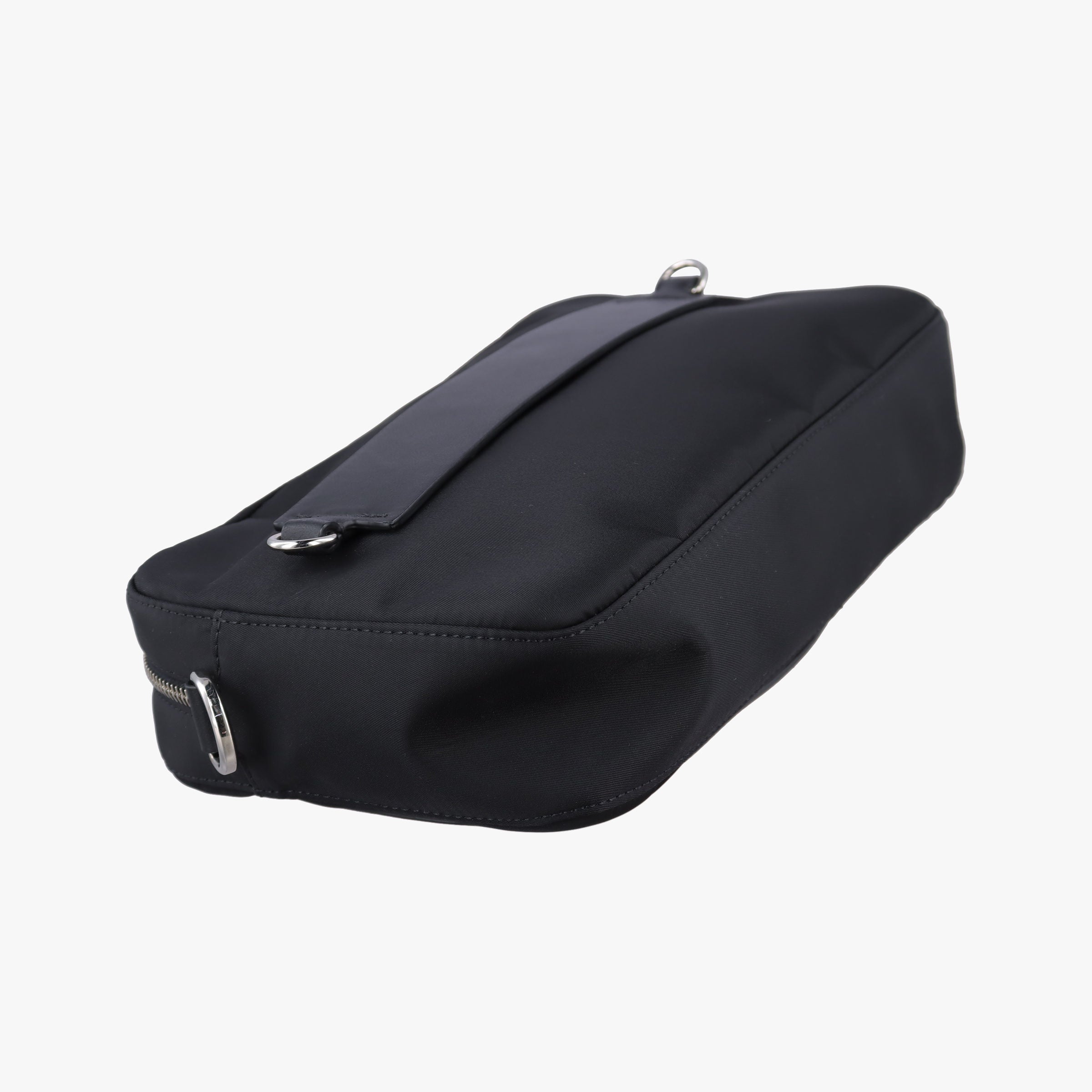 Pre-owned Valentino VLogo Black Nylon × Calfskin Leather  shoulderbag | stylenewstar