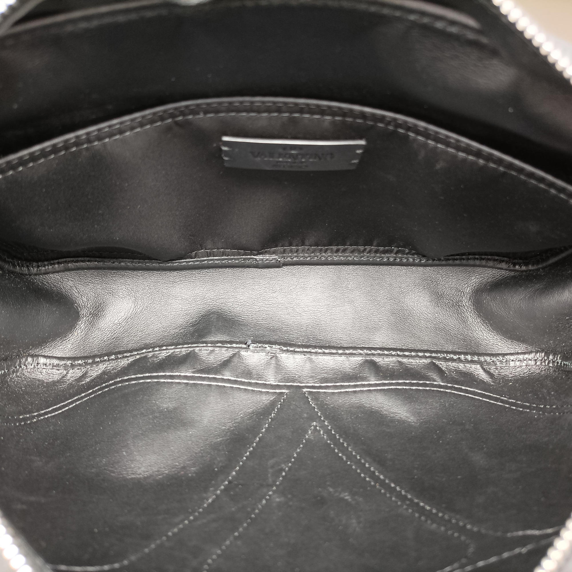 Pre-owned Valentino VLogo Black Nylon × Calfskin Leather  shoulderbag | stylenewstar