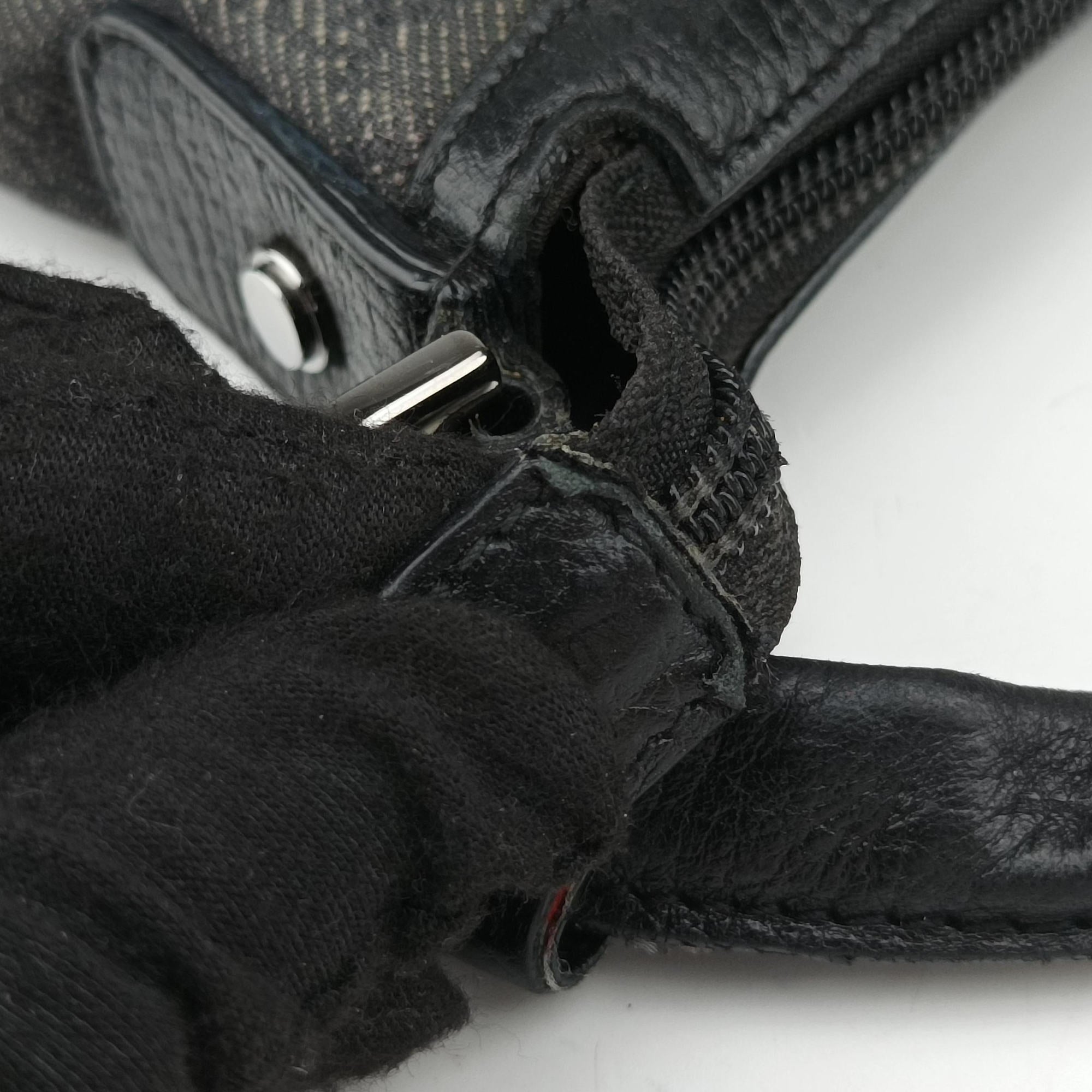 Secondhand Gucci Abbey Hobo Black canvas 293581 shoulderbag | stylenewstar