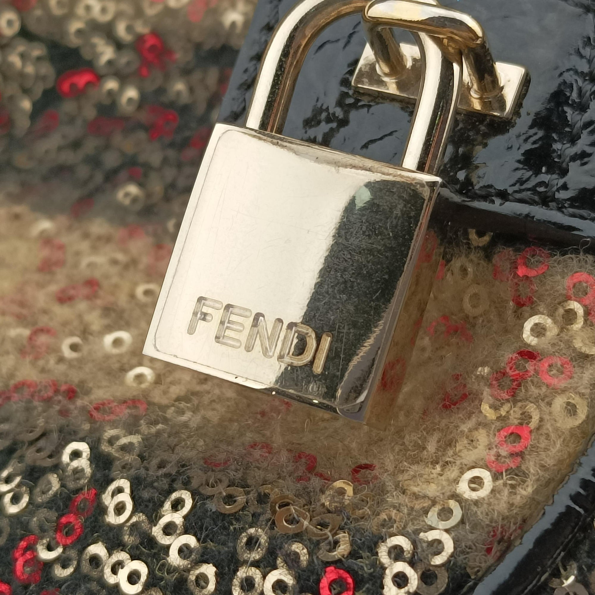 Pre-owned Fendi フォーエバー バウレット Multicolor スパンコール刺繍 ウールファブリック × パテント 8BL068 handbag | stylenewstar