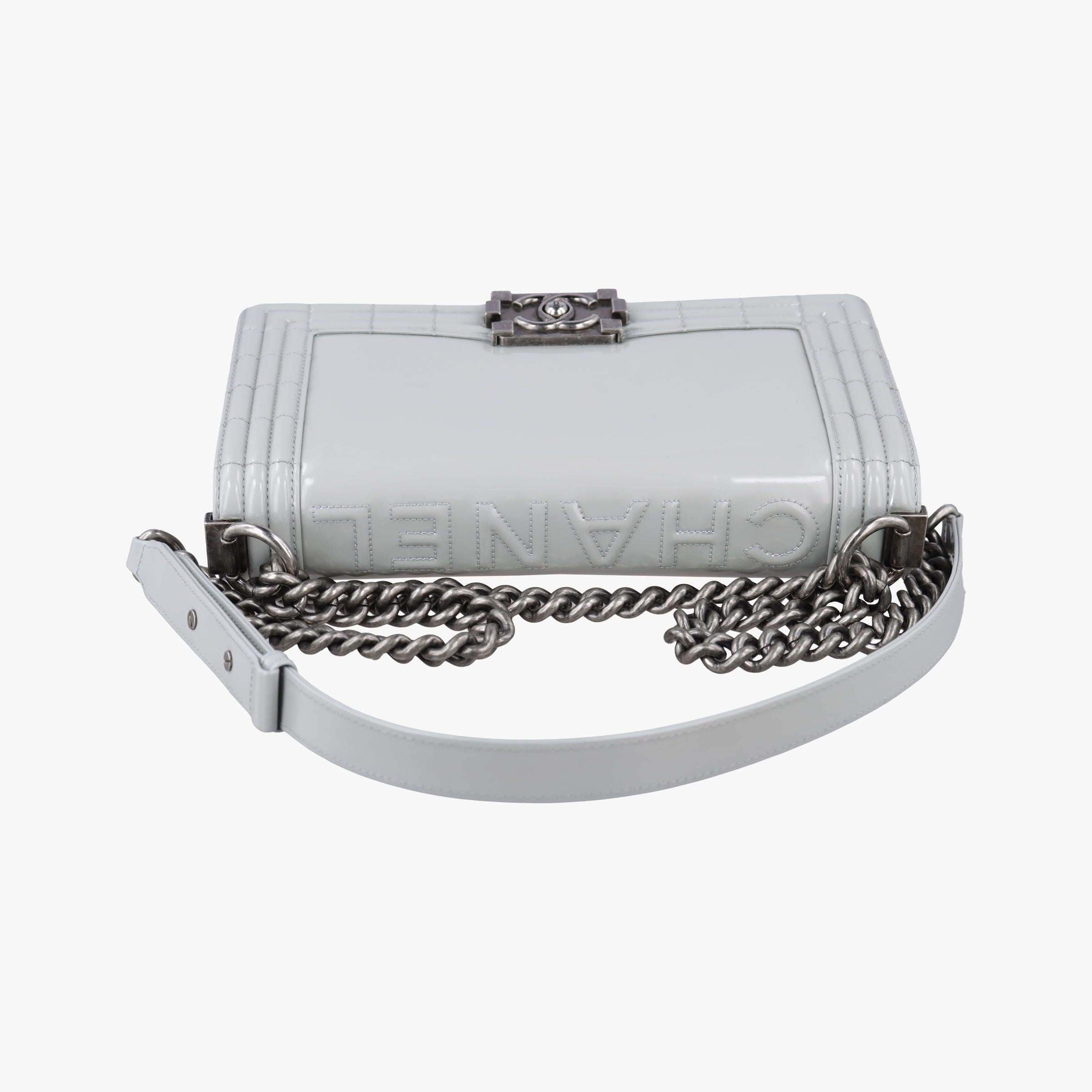 Pre-owned Chanel BOY CHANEL Grey Patent Leather A67018 shoulderbag | stylenewstar