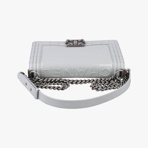 Pre-owned Chanel BOY CHANEL Grey Patent Leather A67018 shoulderbag | stylenewstar