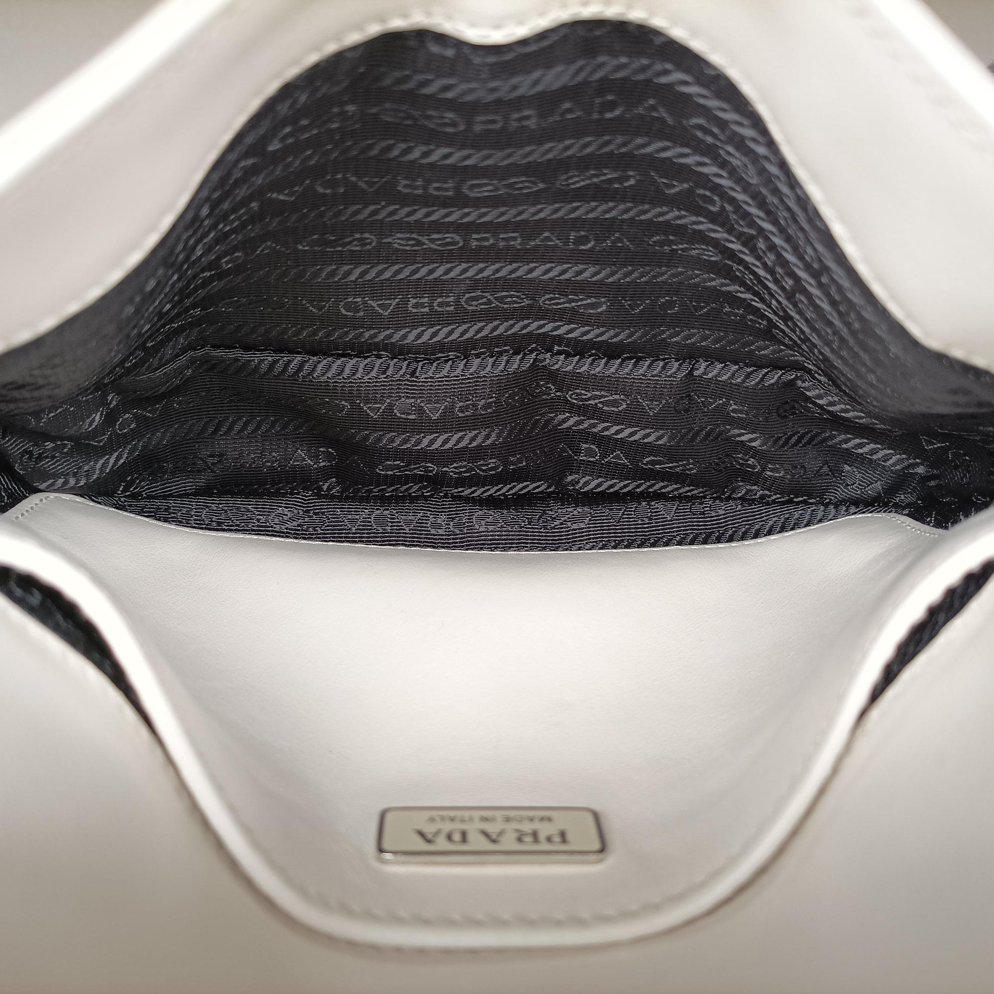 Pre-owned Prada Cleo Flap White Leather  shoulderbag | stylenewstar