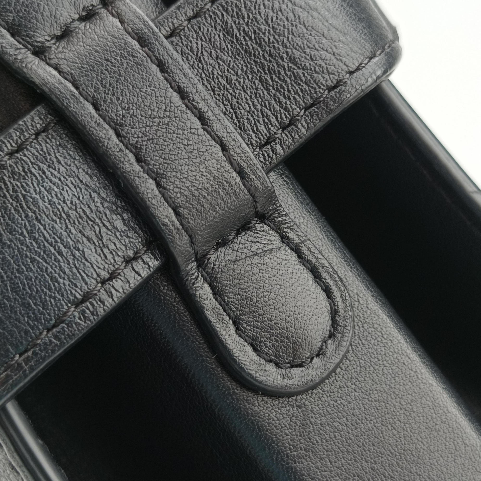 Secondhand Delvaux Tampete Black Leather  shoulderbag | stylenewstar