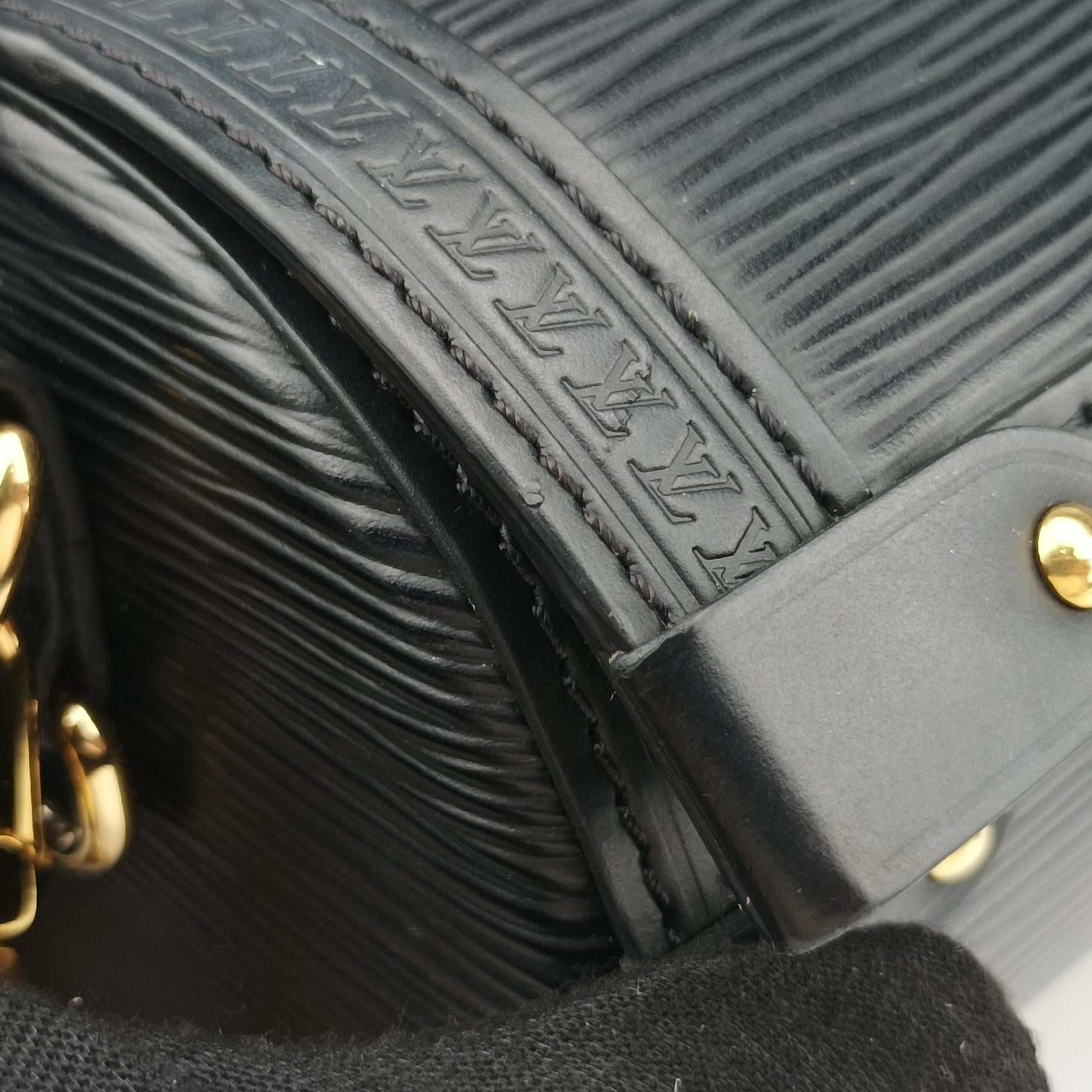 Vintage Louis Vuitton Papillon Trunk Noir Epi M58655 shoulderbag | stylenewstar