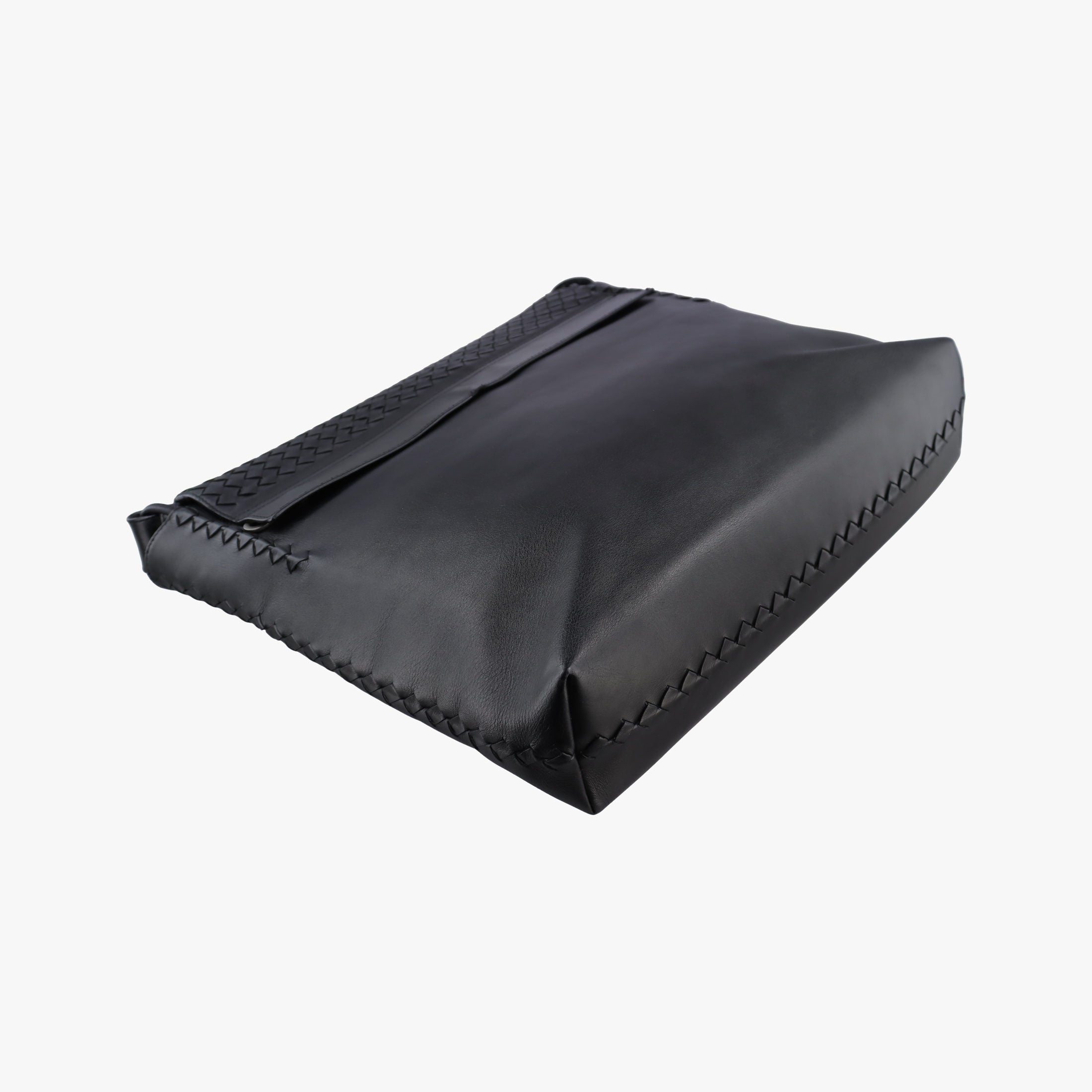 Pre-owned Bottega Veneta Intrecciato Black lambskin  shoulderbag | stylenewstar