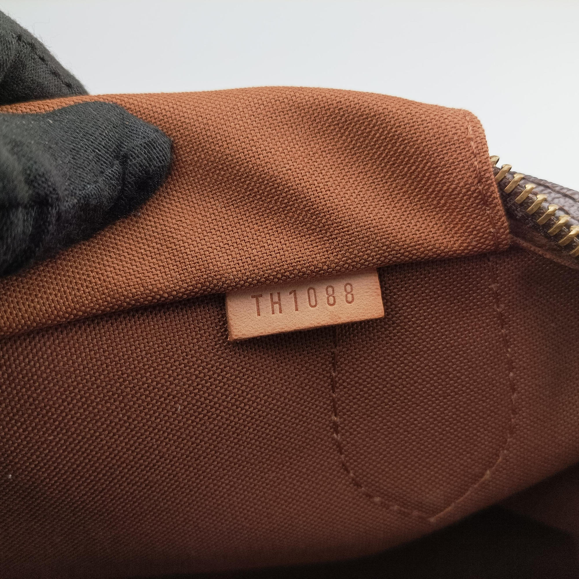 Vintage Louis Vuitton MONTORGUEI PM brown Monogram Canvas M95565 shoulderbag | stylenewstar