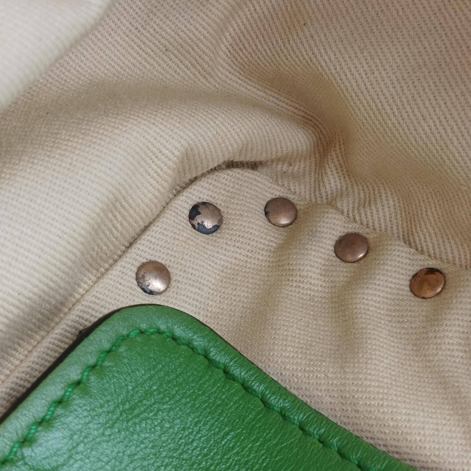 Pre-owned Valentino Rockstud Red×Green×Pink Leather  shoulderbag | stylenewstar