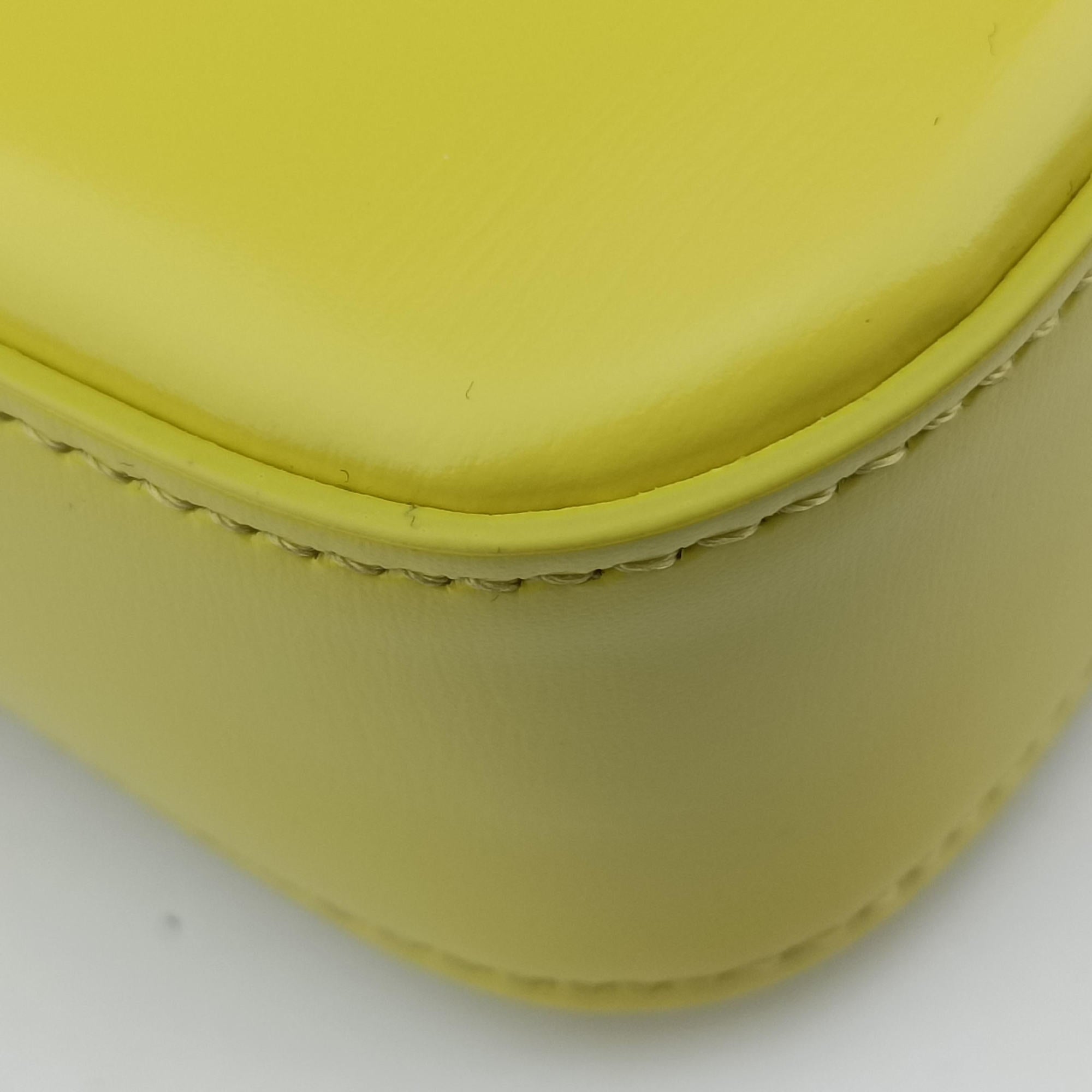 Pre-owned Celine Triomphe Chain Yellow Leather  shoulderbag | stylenewstar