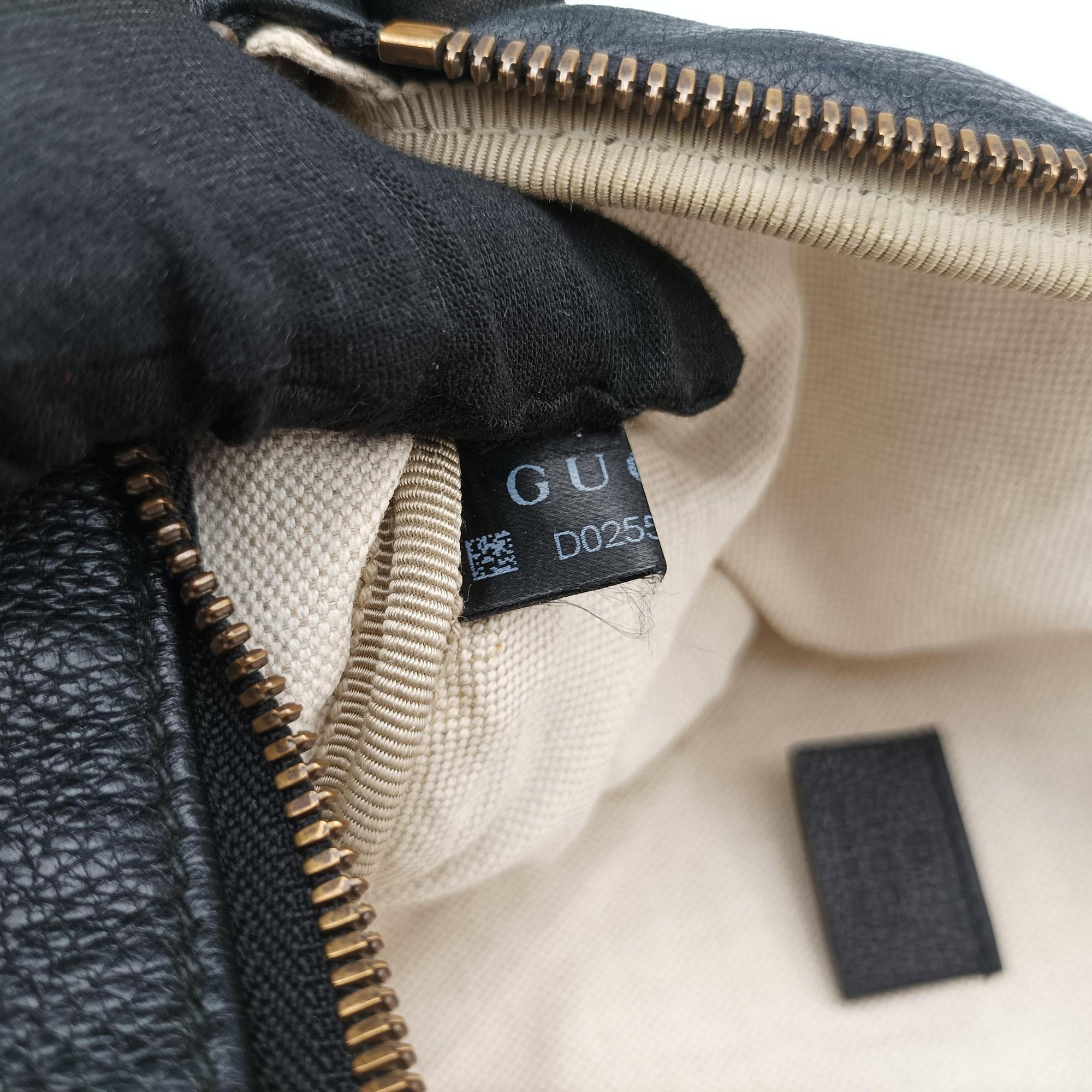 Pre-owned Gucci Print Black Leather 530412 bum bag/waist bag | stylenewstar
