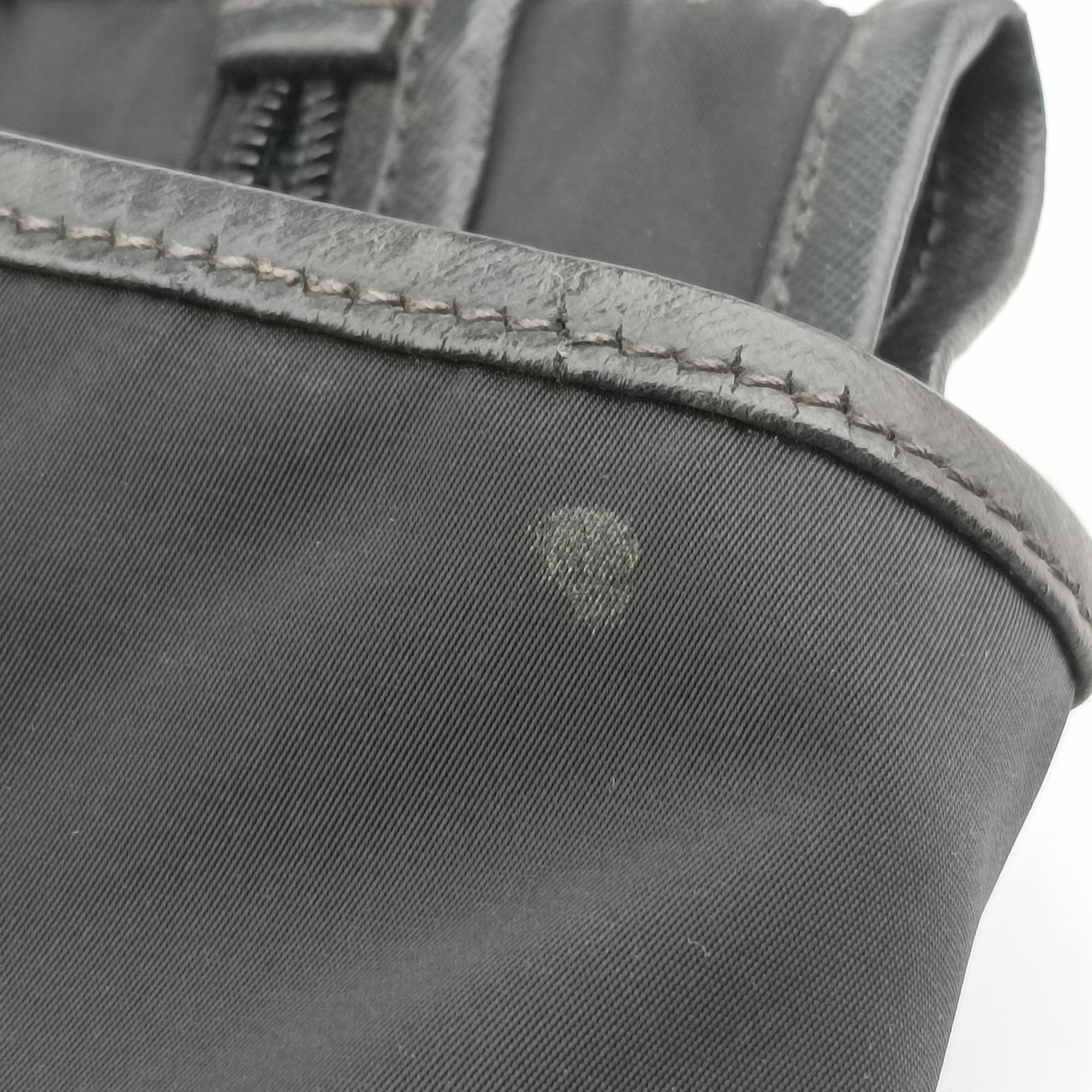 Vintage Prada Vela Messenger Bag Black Nylon V166 shoulderbag | stylenewstar