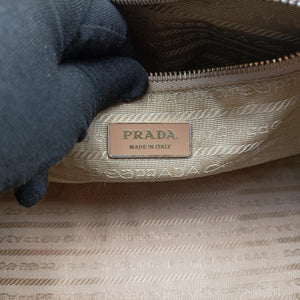 Secondhand Prada Perforated White leather  handbag | stylenewstar