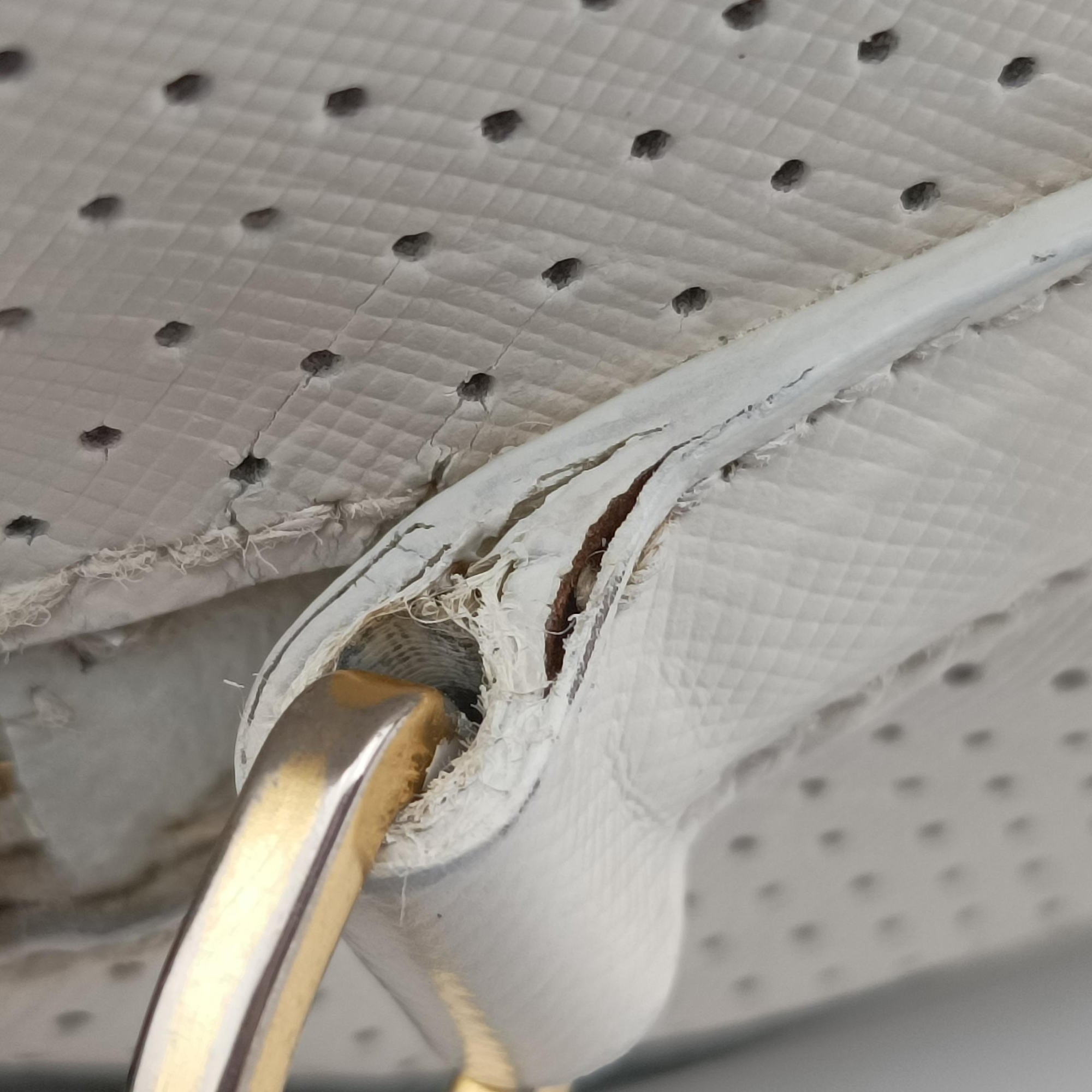 Secondhand Prada Perforated White leather  handbag | stylenewstar