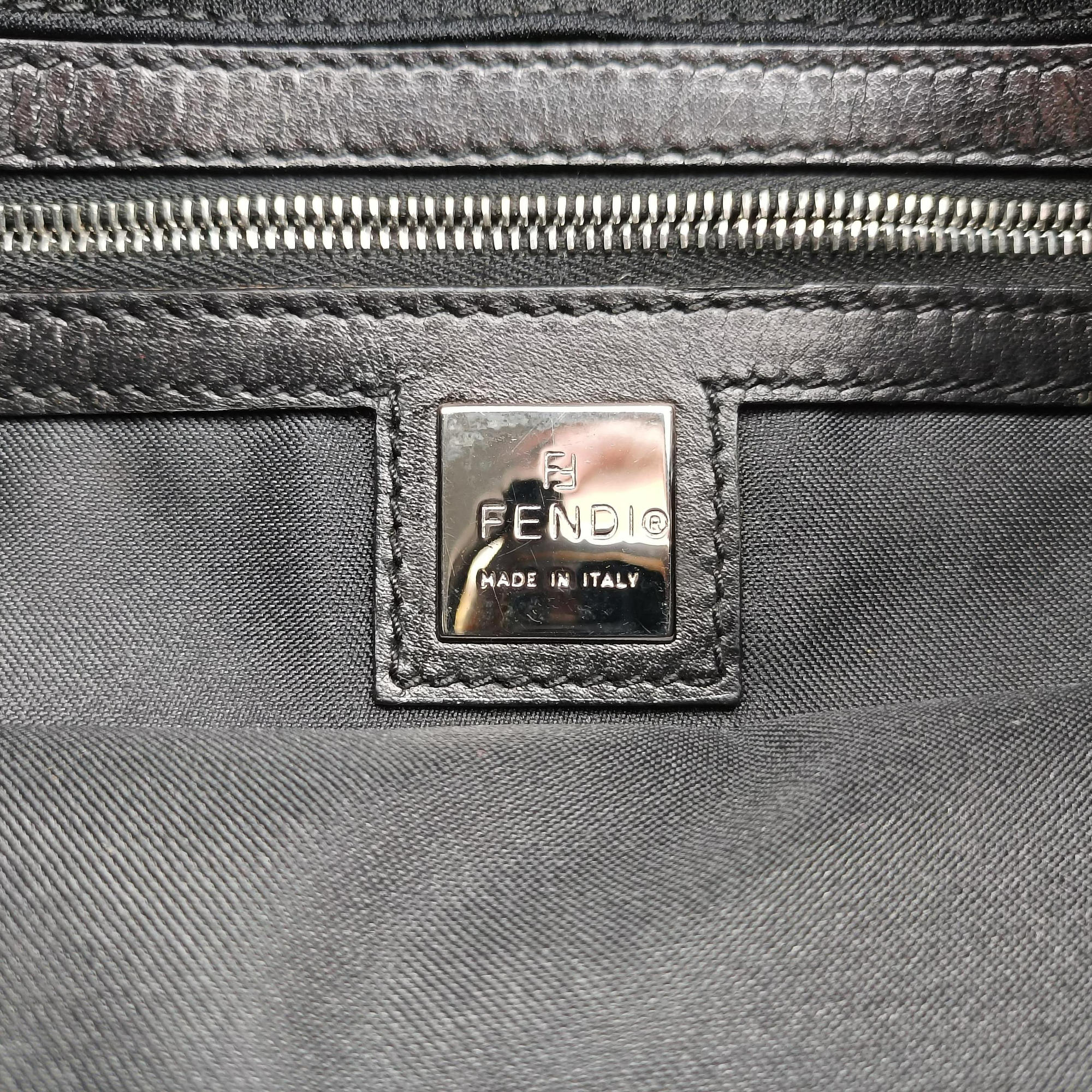 Pre-owned Fendi Baguette Black nylon 091611 handbag | stylenewstar