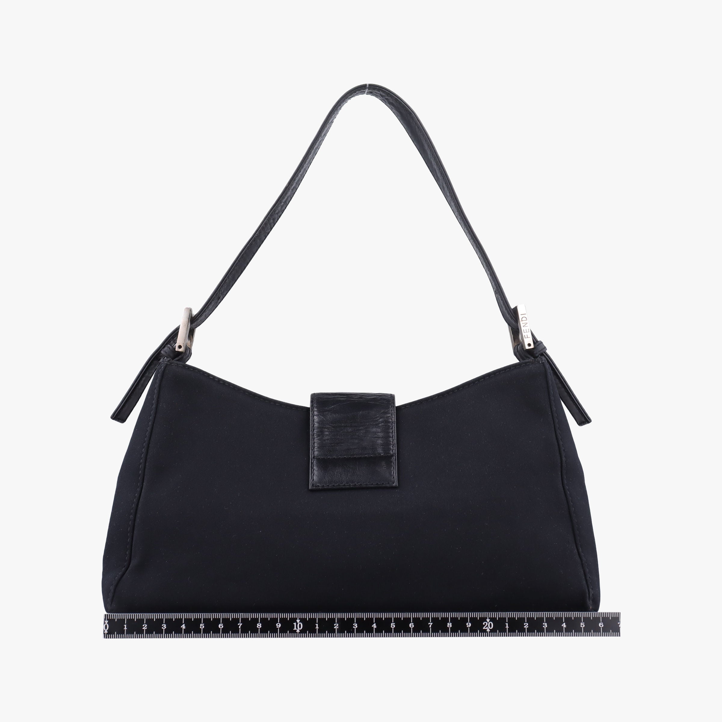 Pre-owned Fendi Baguette Black nylon 091611 handbag | stylenewstar
