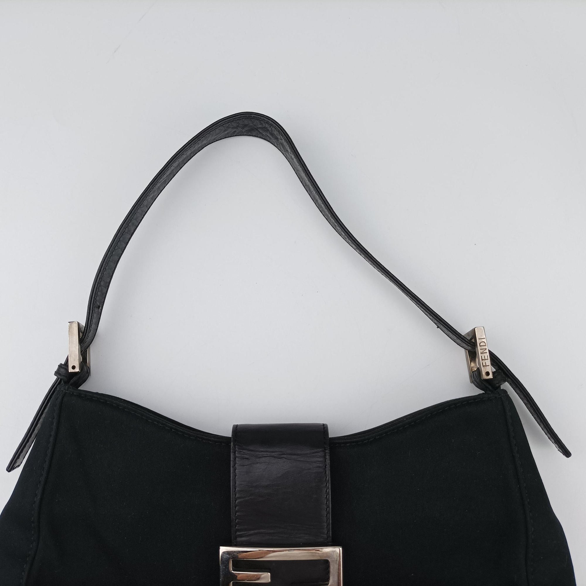 Pre-owned Fendi Baguette Black nylon 091611 handbag | stylenewstar